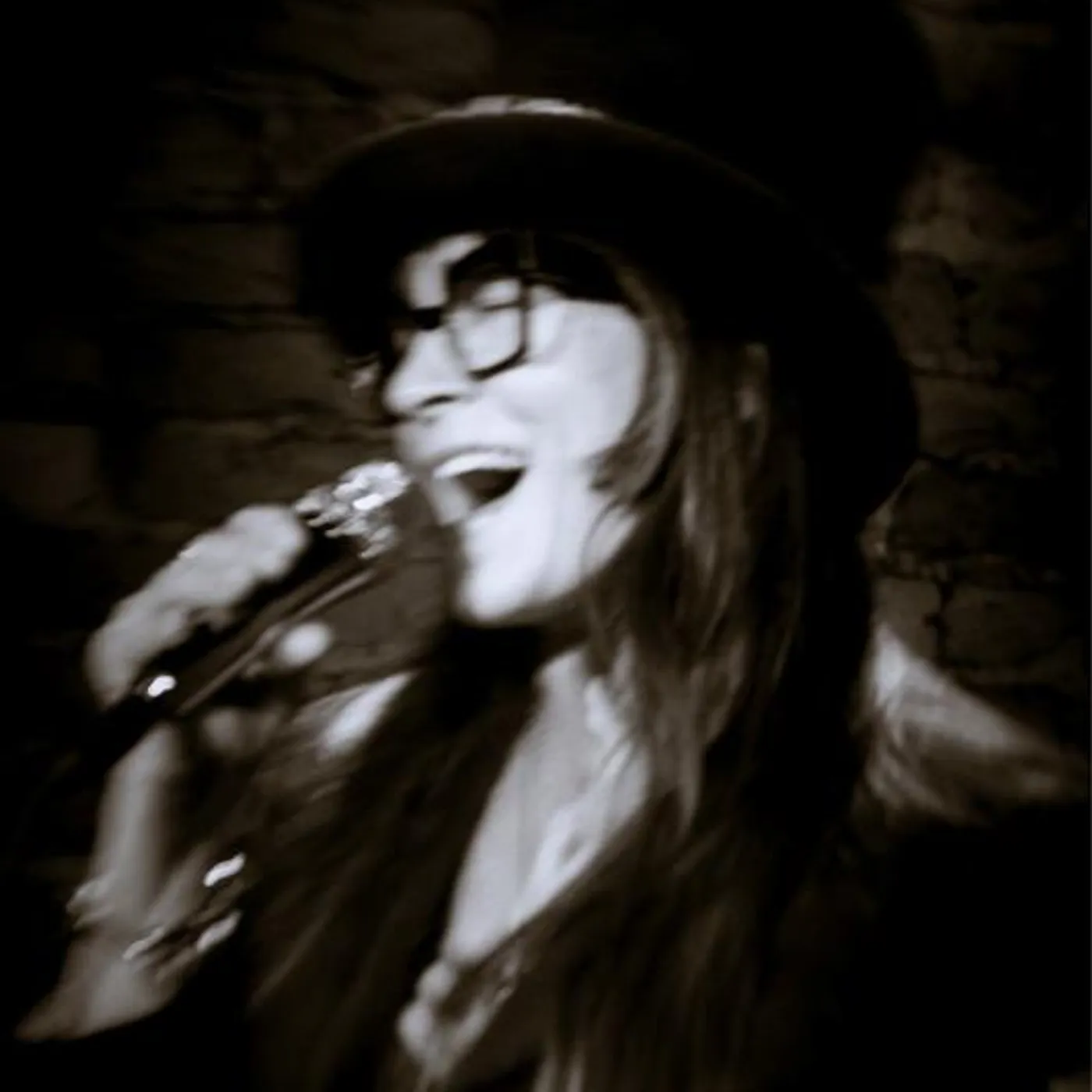 Lara Taubman Brand Page