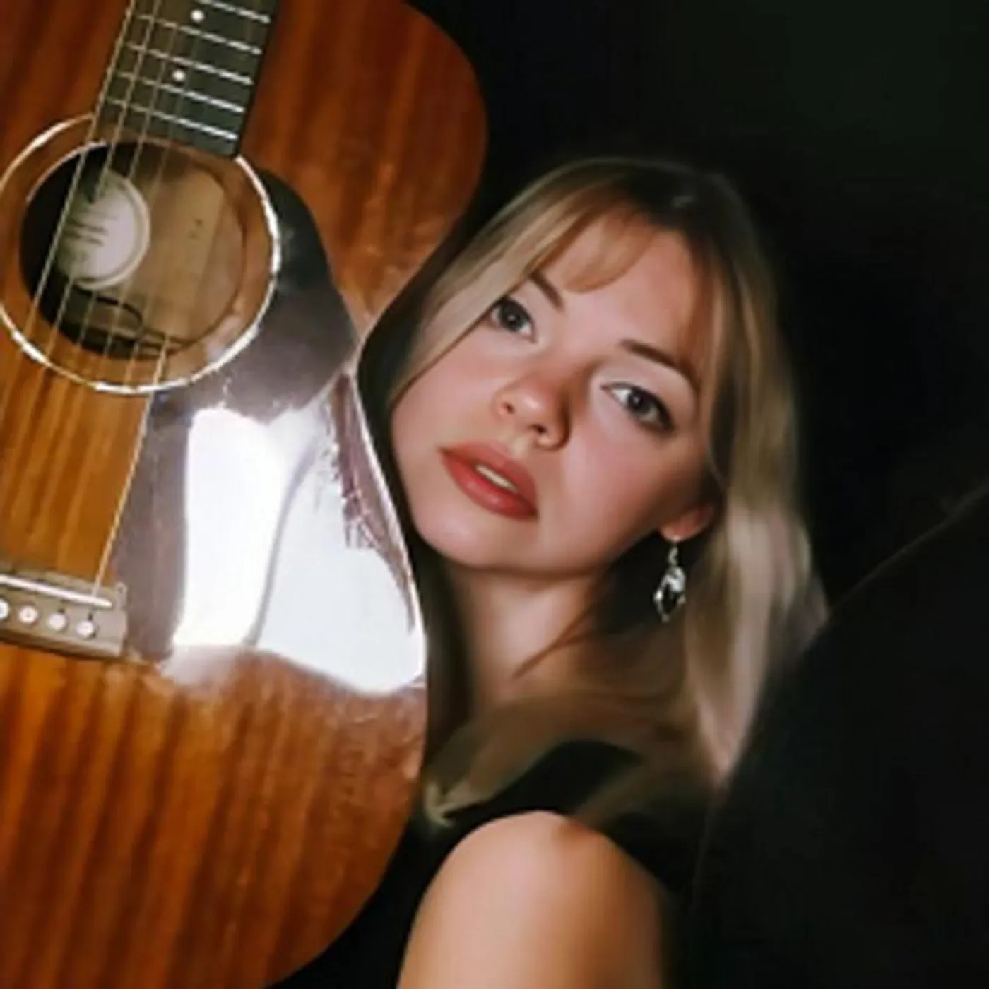 Lara Louise Brand Page