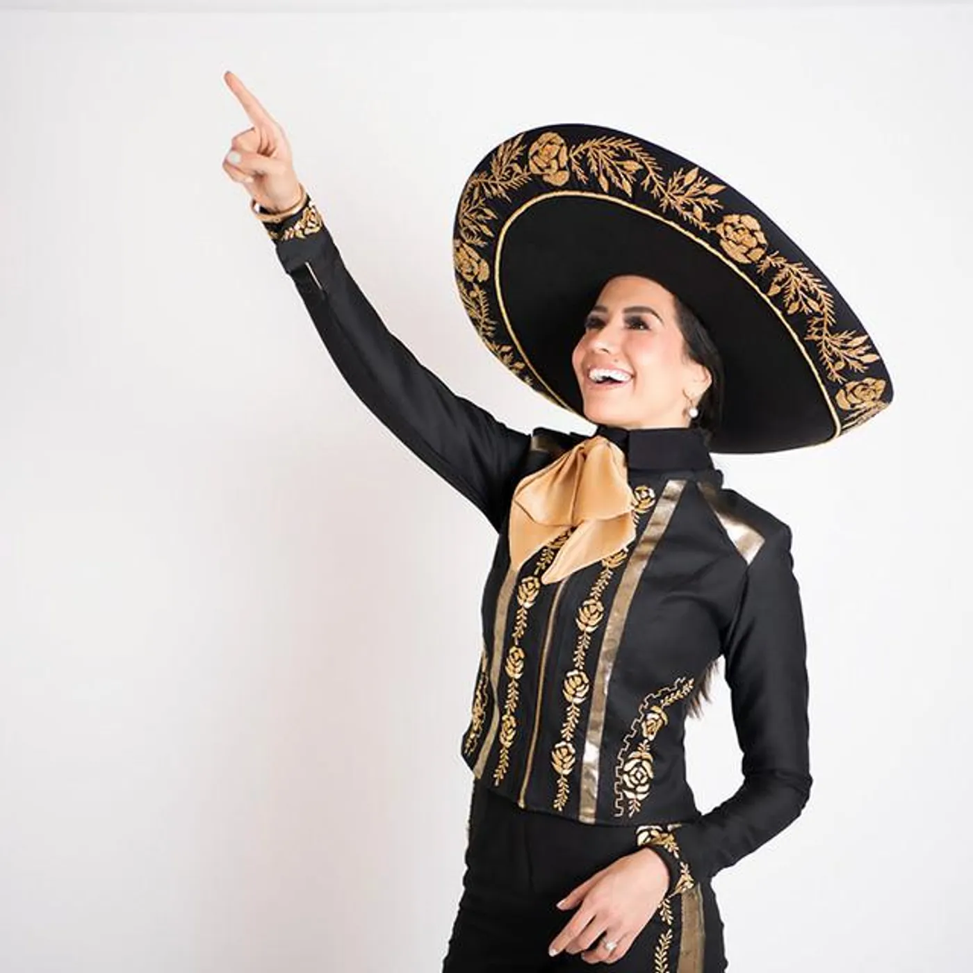 Lety López Brand Page