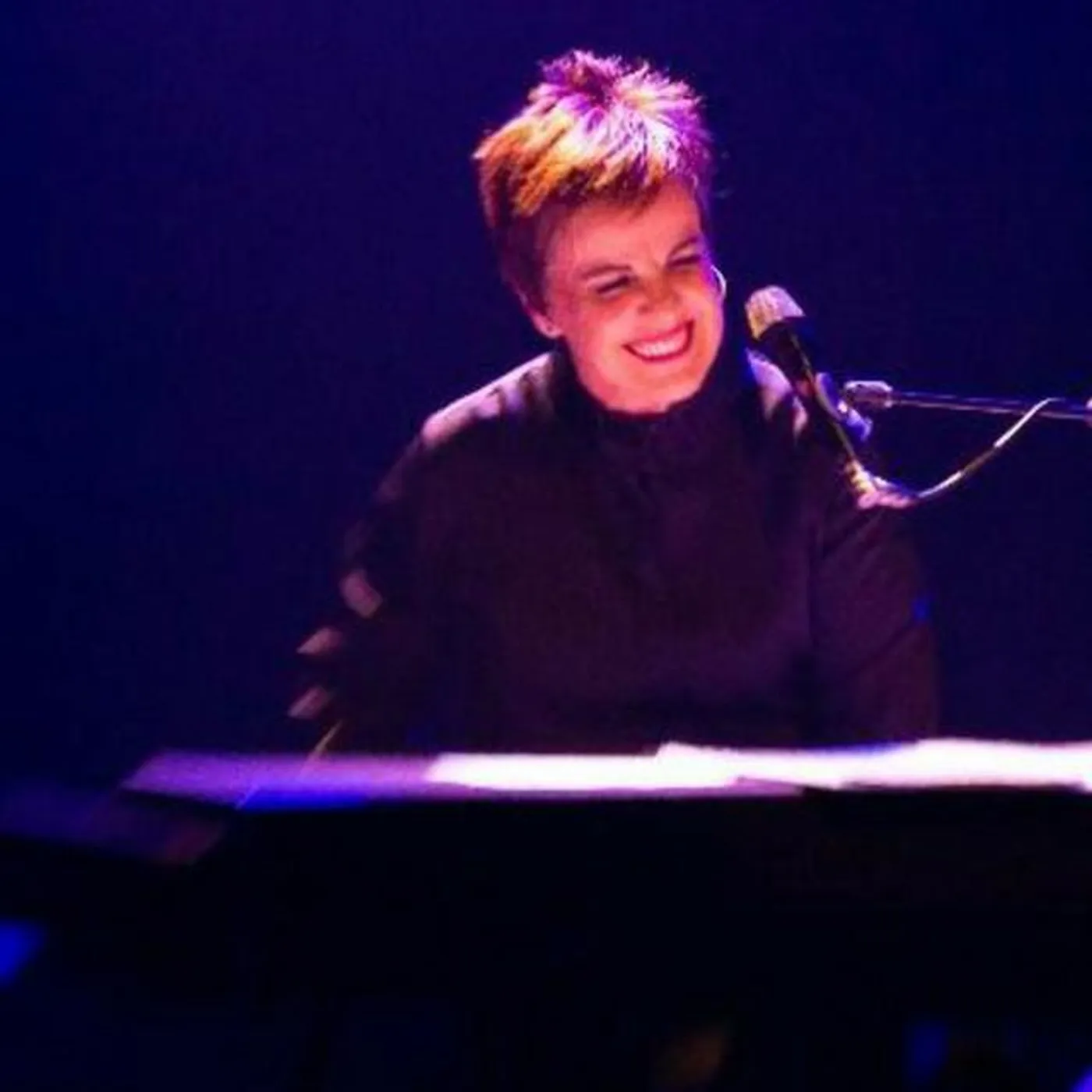 Leila Pinheiro Brand Page