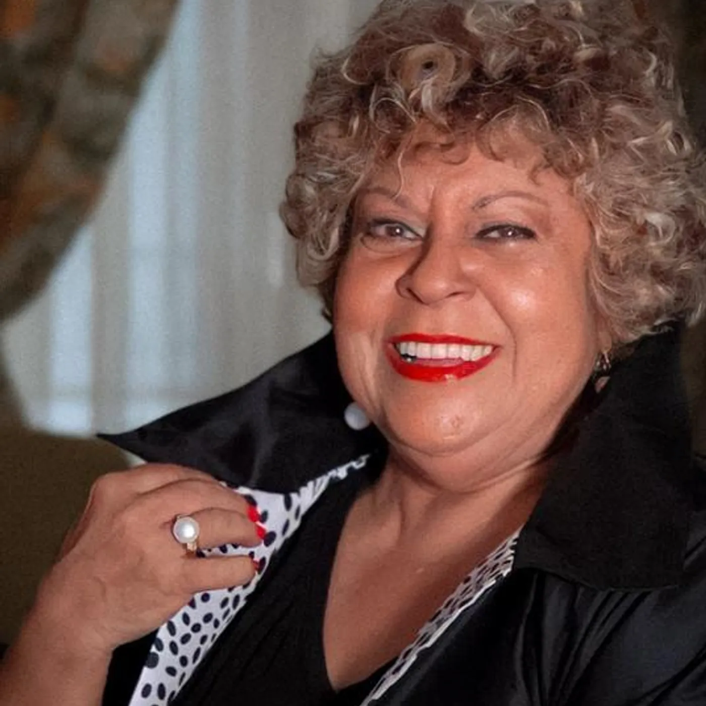 Leny Andrade Brand Page