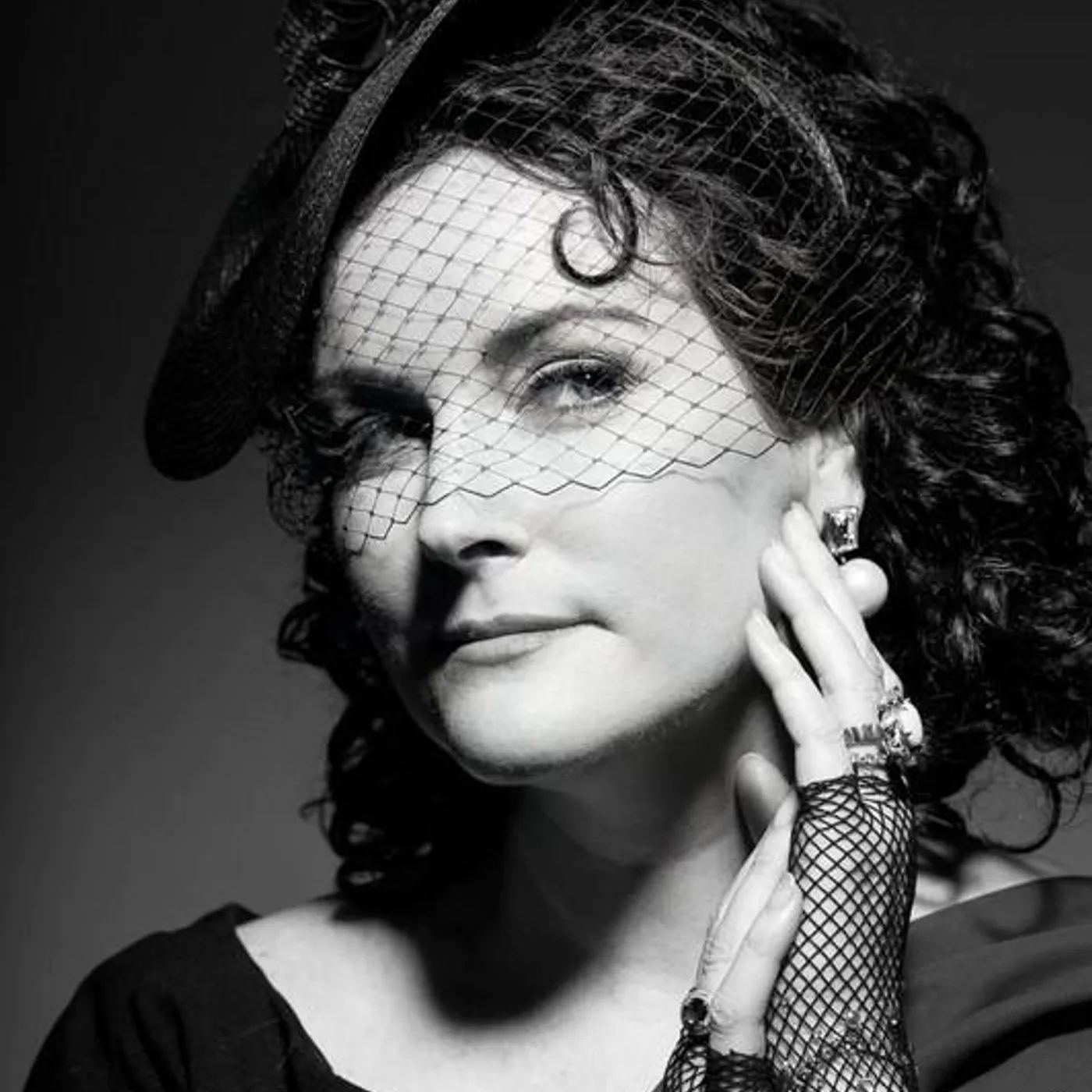 Lizzie Thomas Brand Page