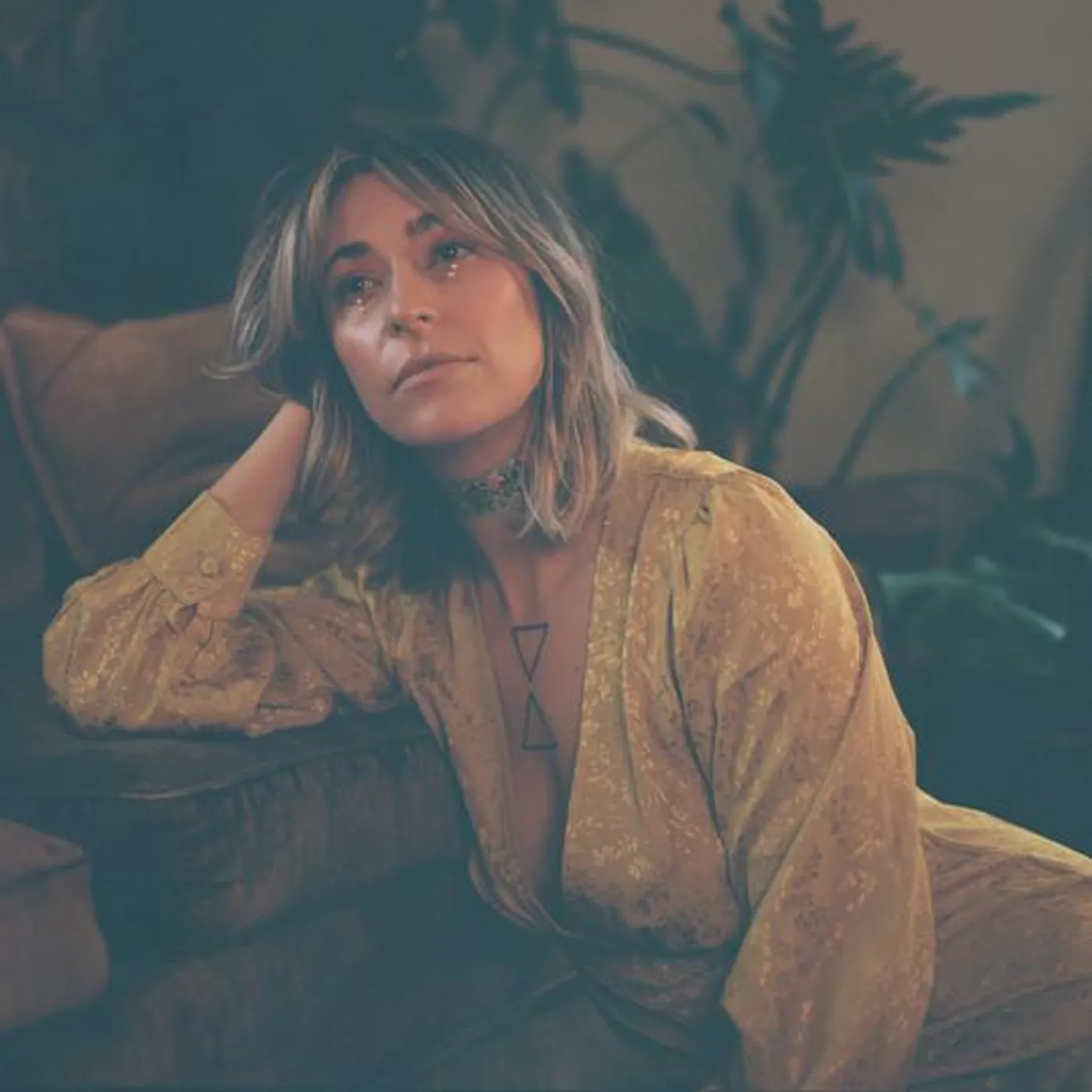 Lindsay Lou Brand Page