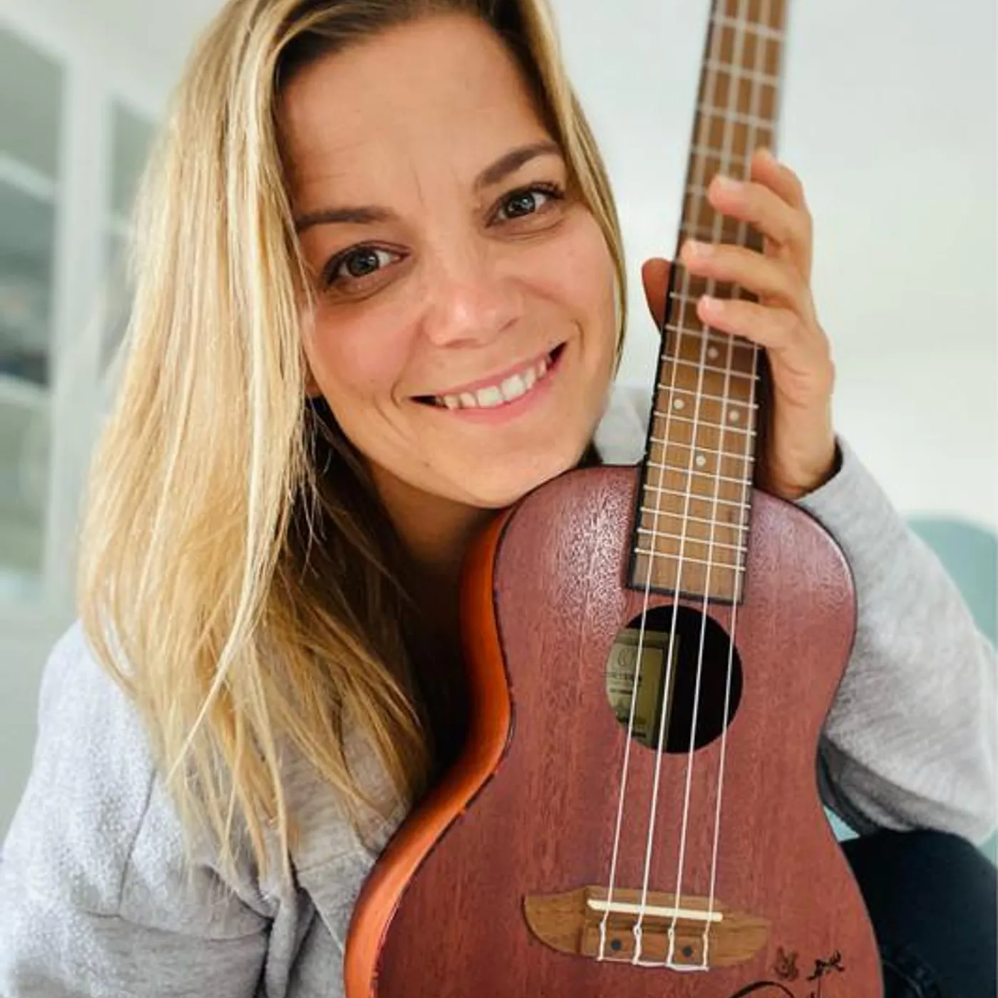 Lucia Ruf Brand Page