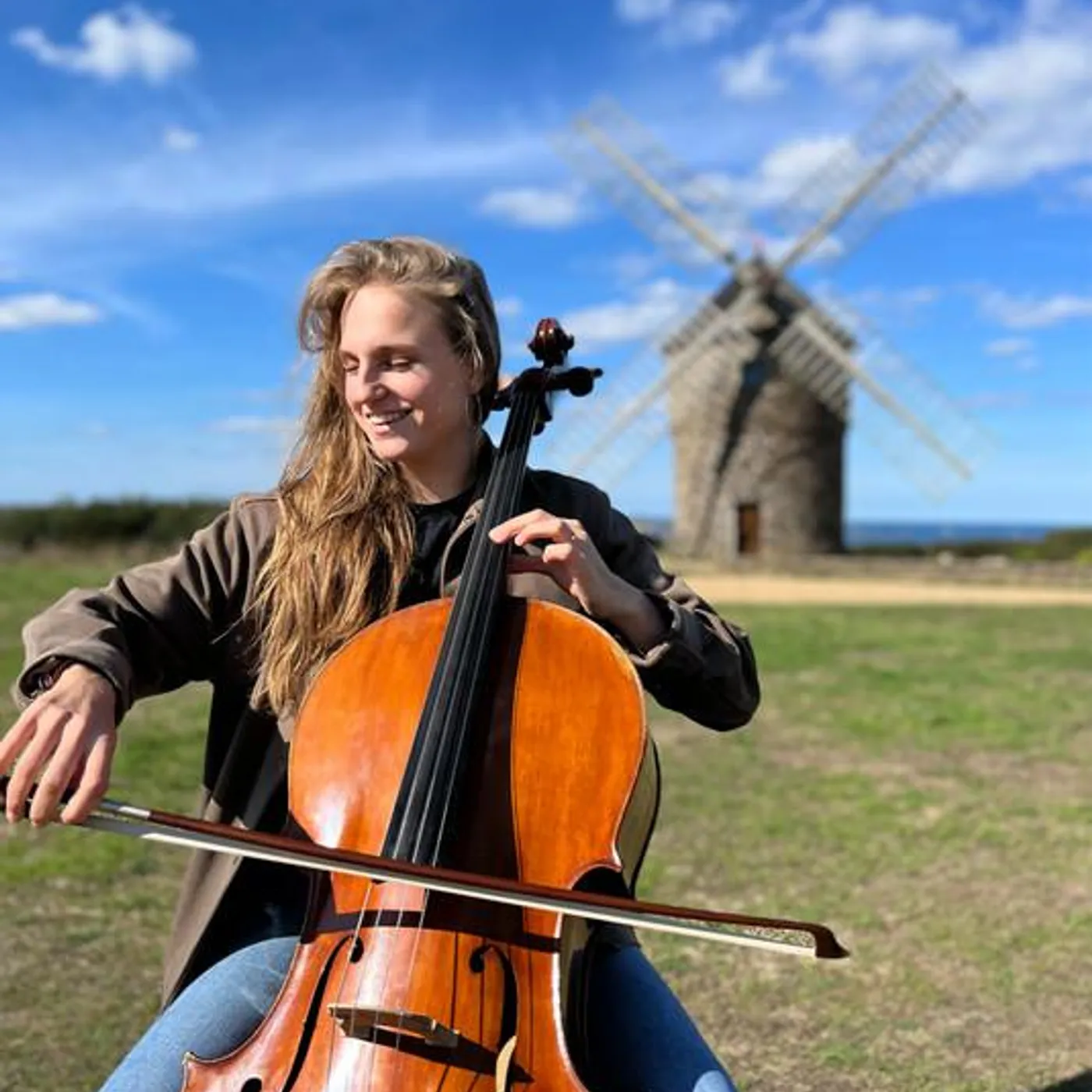 Lucie Cravero Brand Page