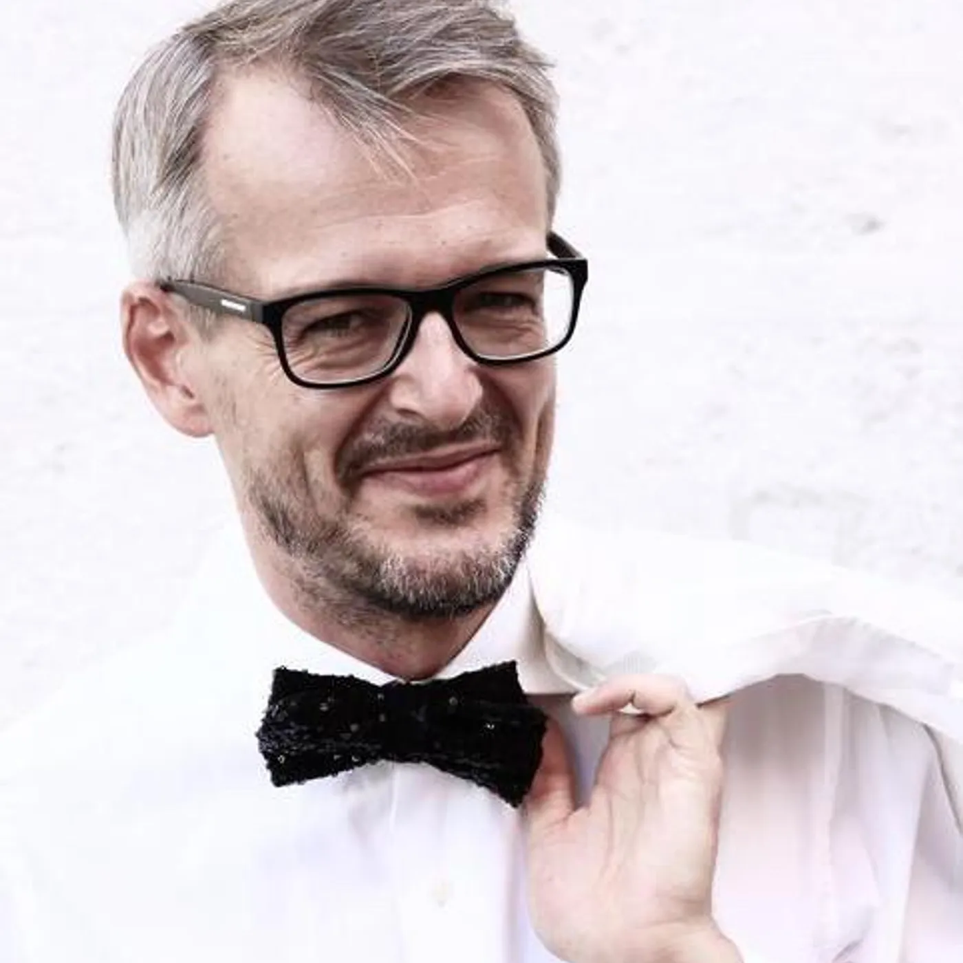 Luis Fernando Pérez Brand Page