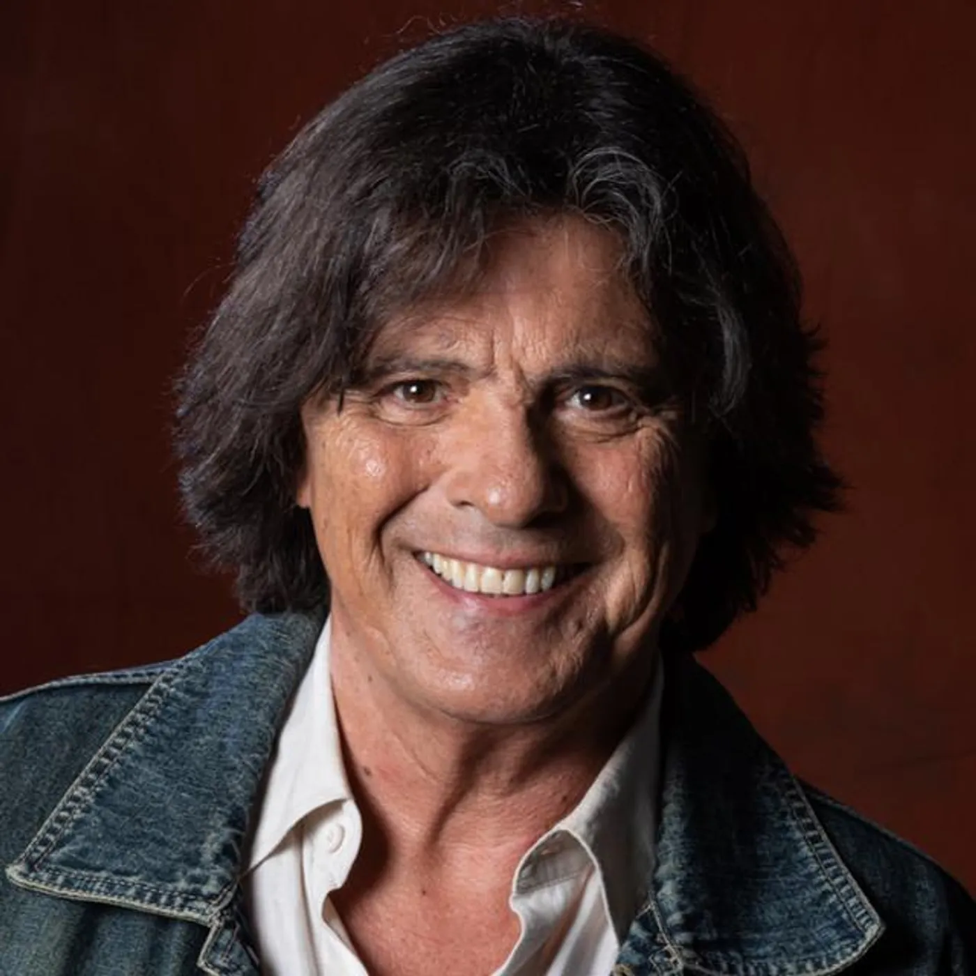 Luís Represas Brand Page