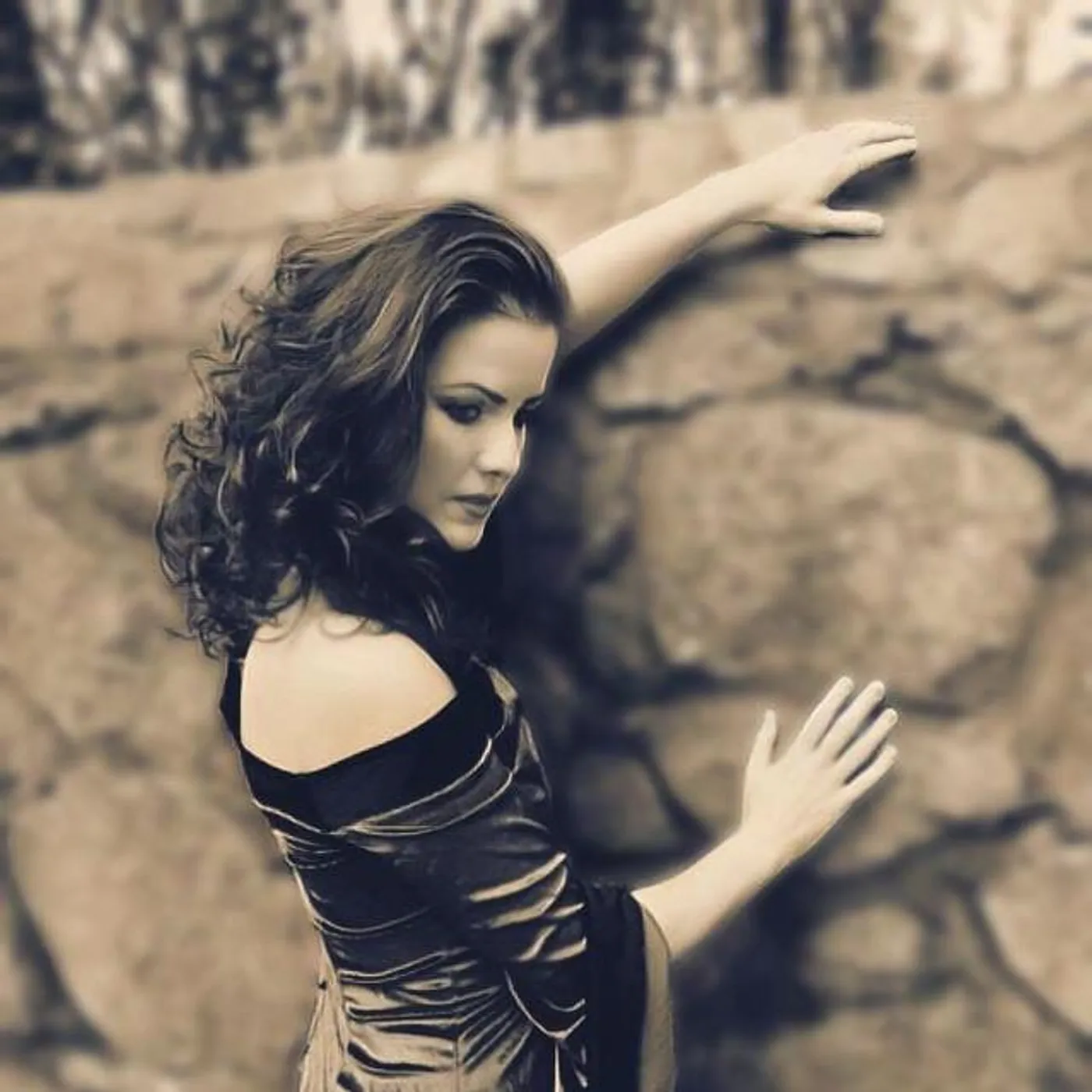 Lynn Hilary Brand Page