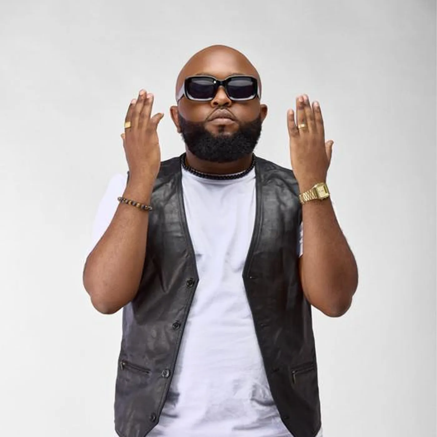 Moji Shortbabaa Brand Page