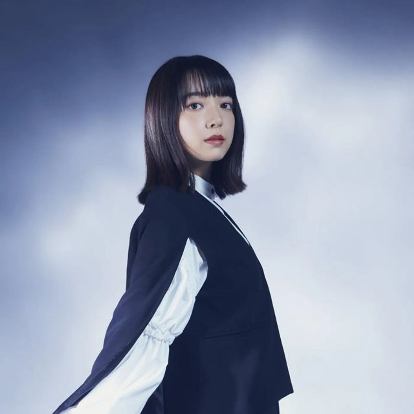 Mone Kamishiraishi Brand Page