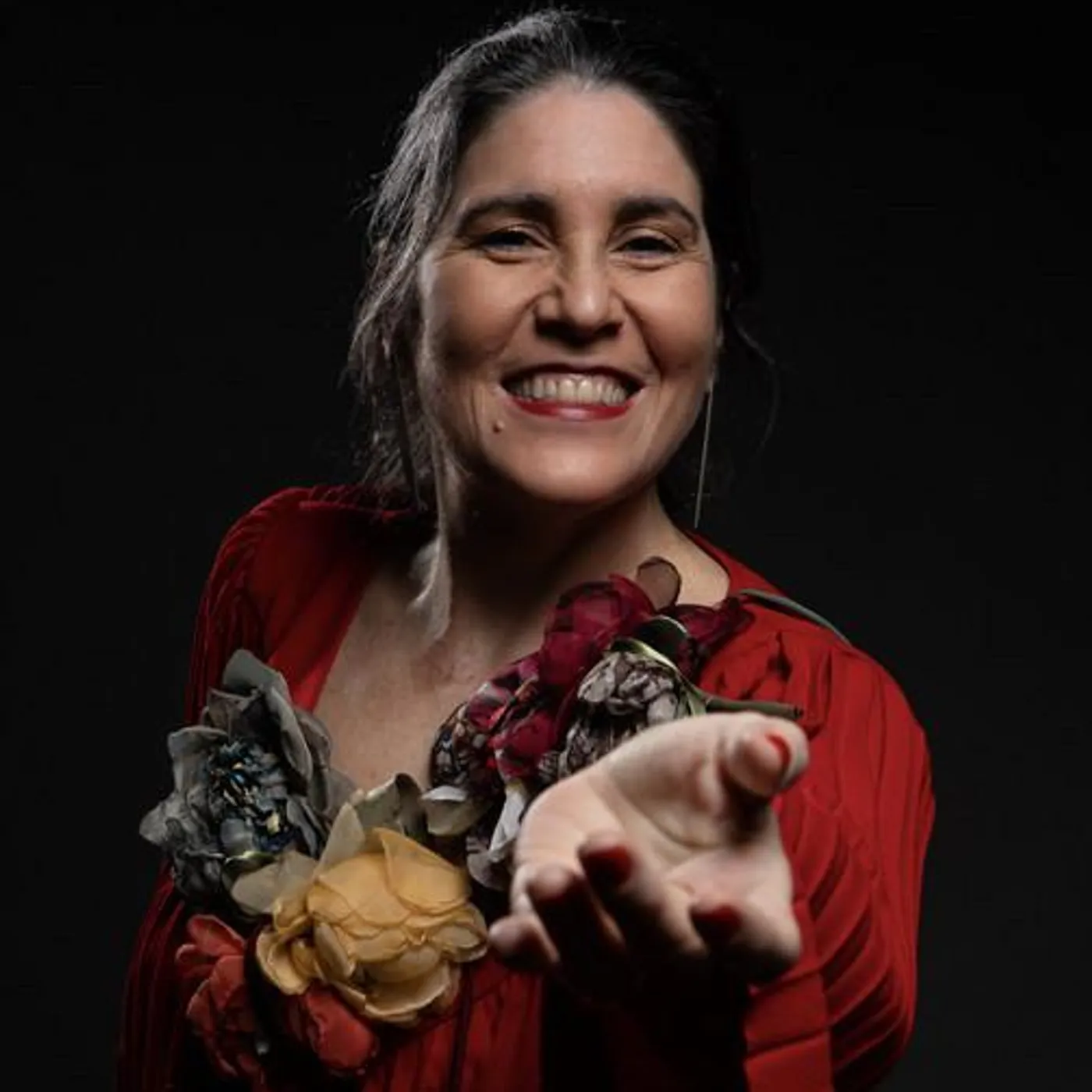 Mônica Salmaso Brand Page