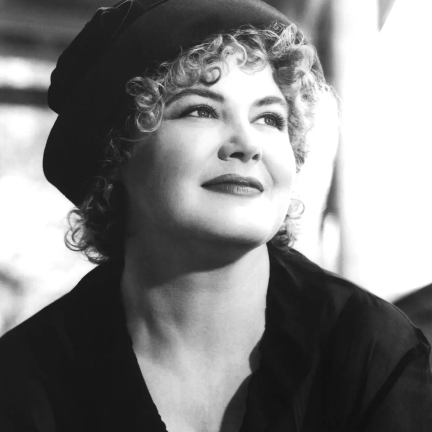 Maura O'Connell Brand Page