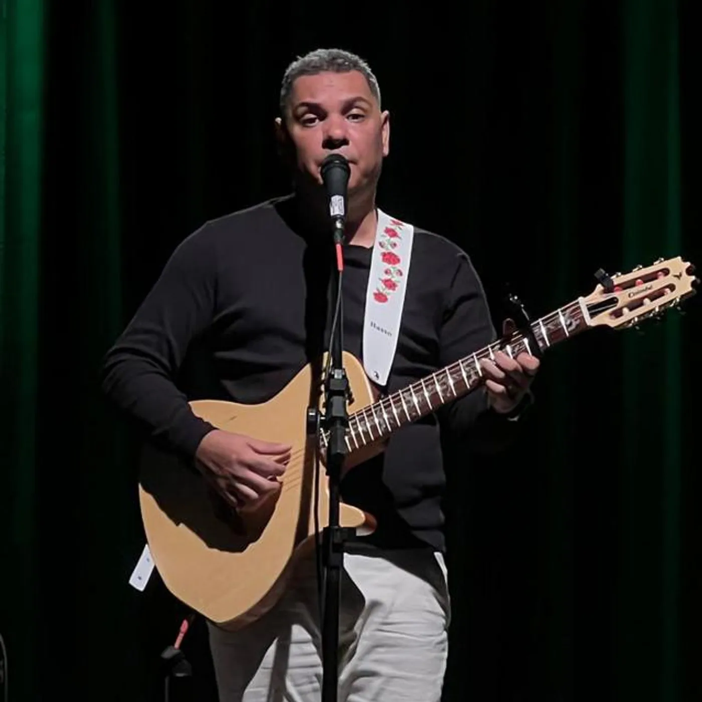 Maycom Leal Brand Page