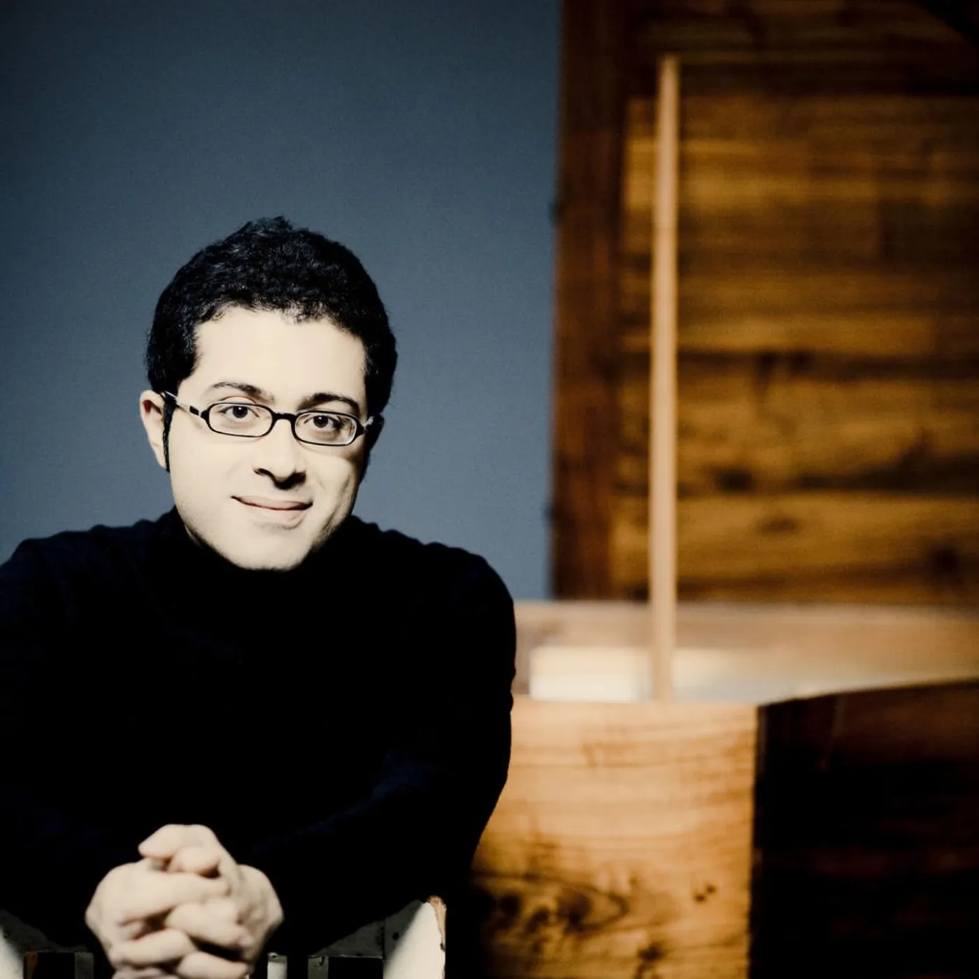 Mahan Esfahani Brand Page