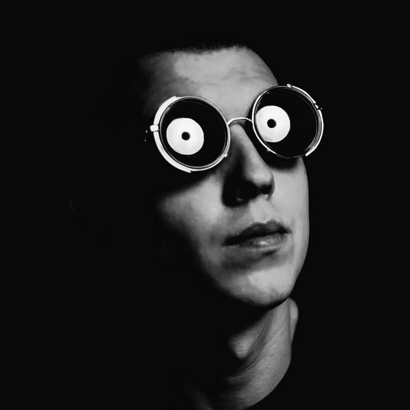 Maksim Dark Brand Page