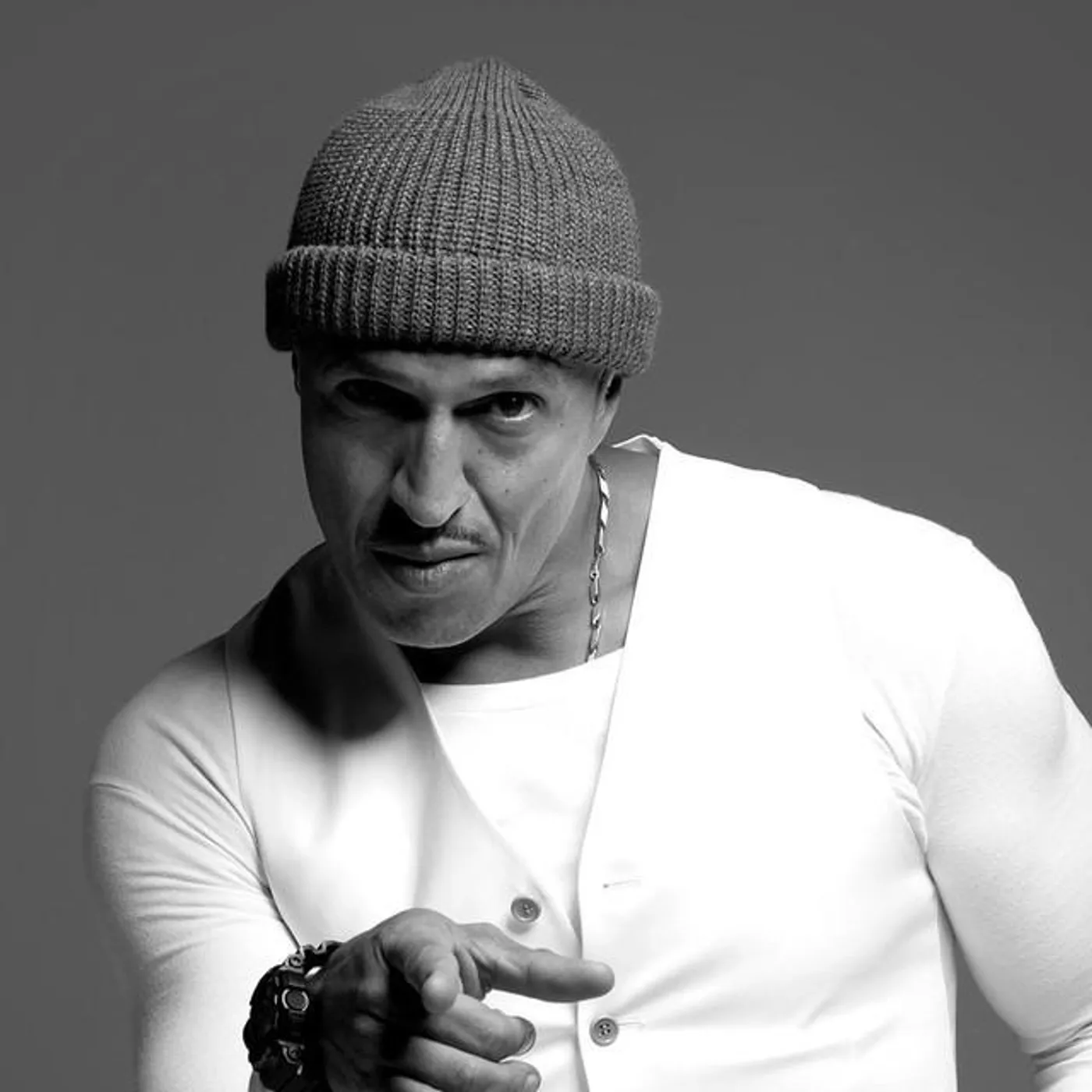 Mano Brown Brand Page