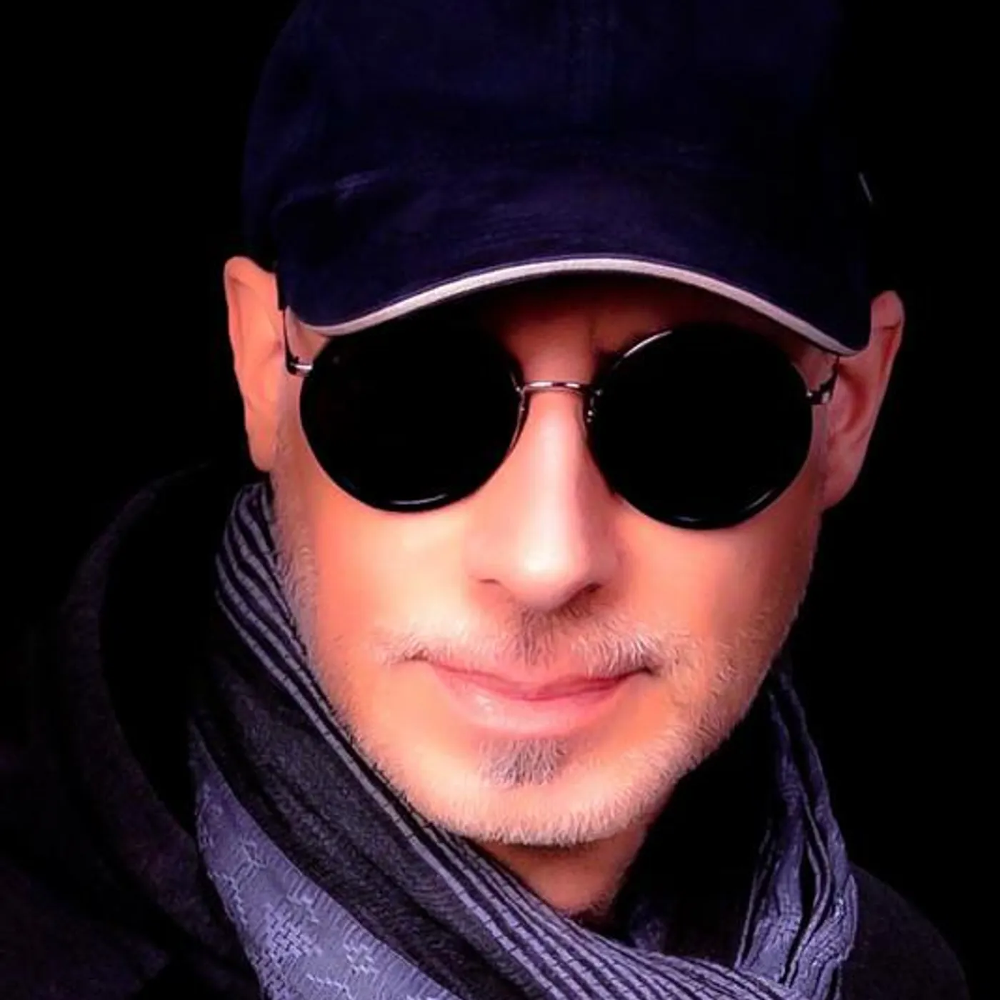 Marcel de Van Brand Page