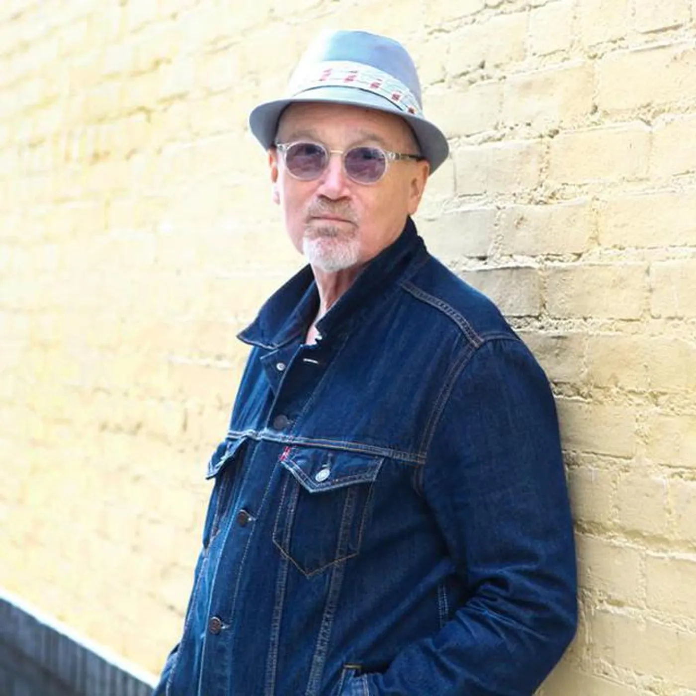 Marshall Crenshaw Brand Page