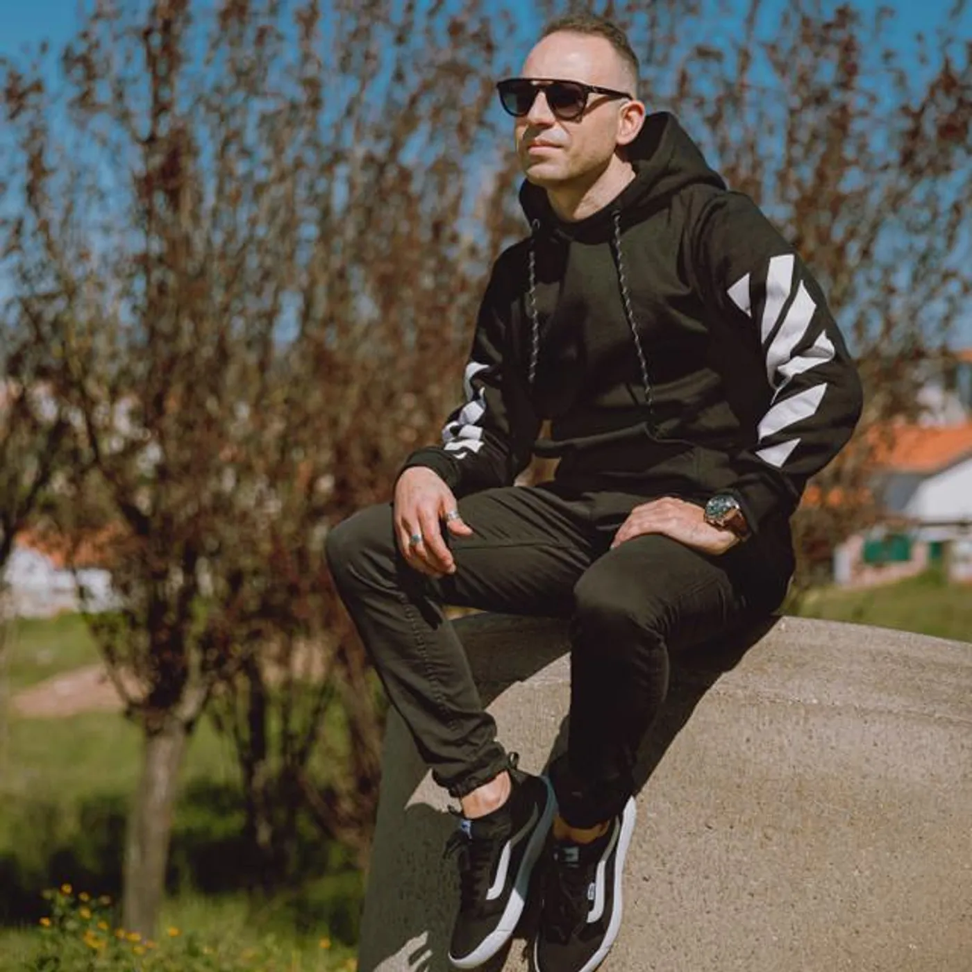 Massivedrum Brand Page