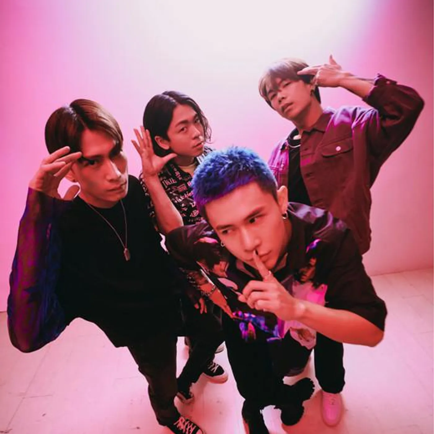 MEØWMEØW Brand Page