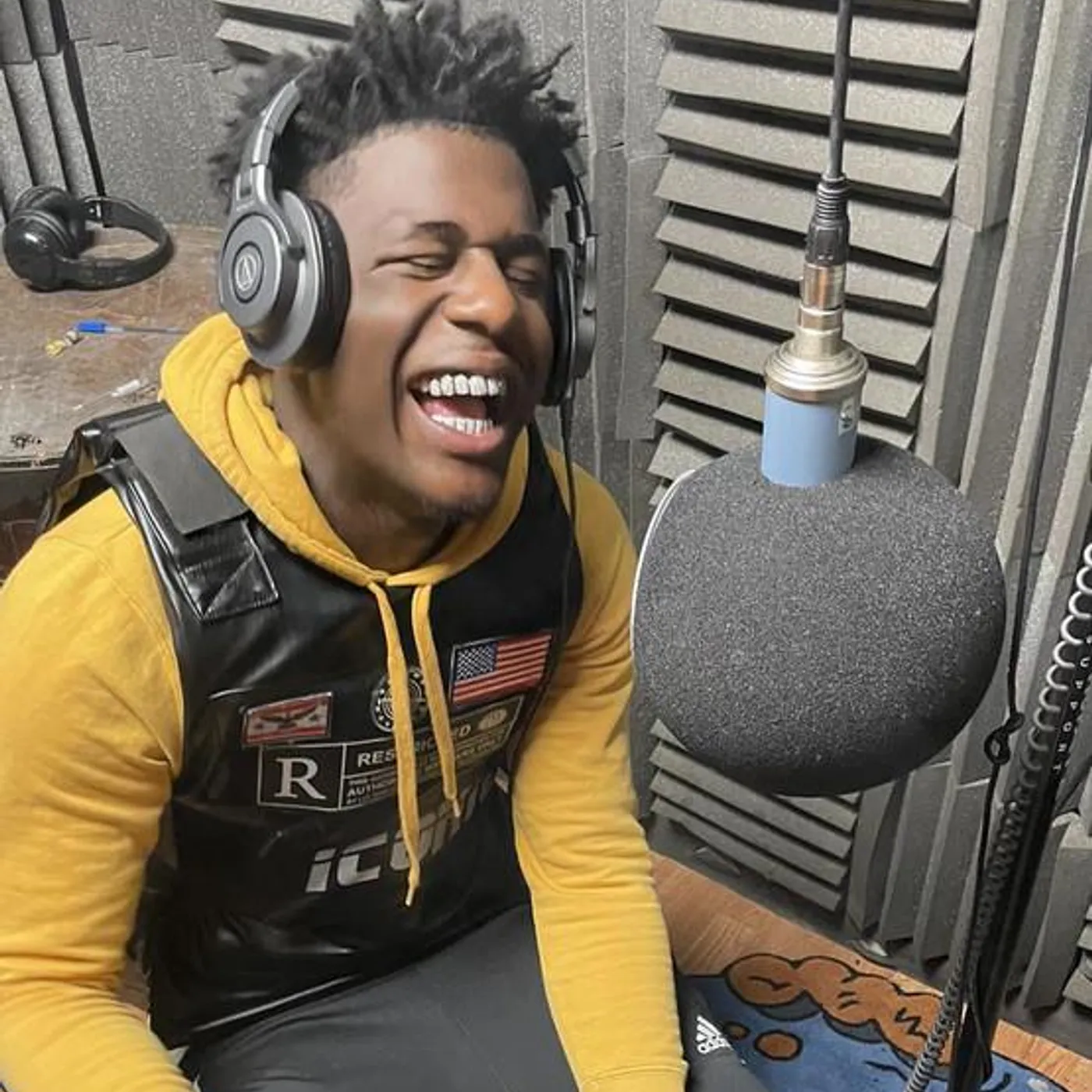 MeezyMainee Brand Page