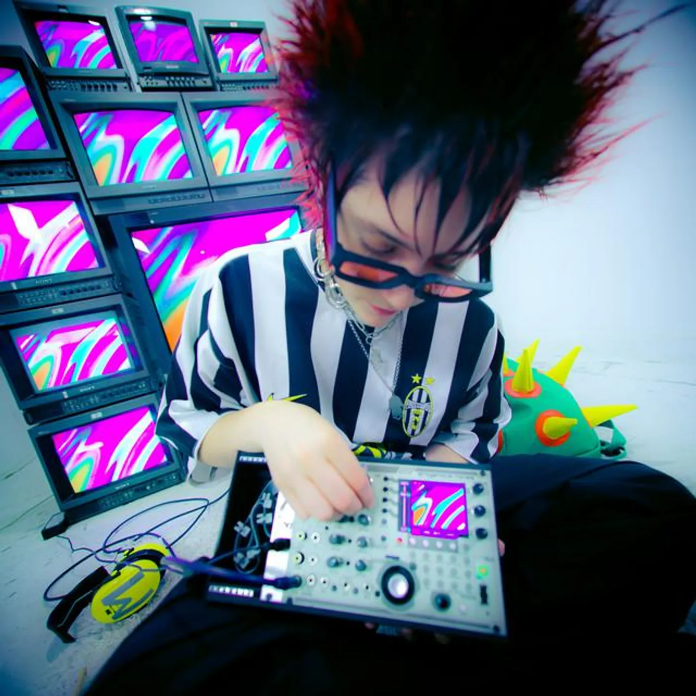 Melanie Williams & El Cabloide