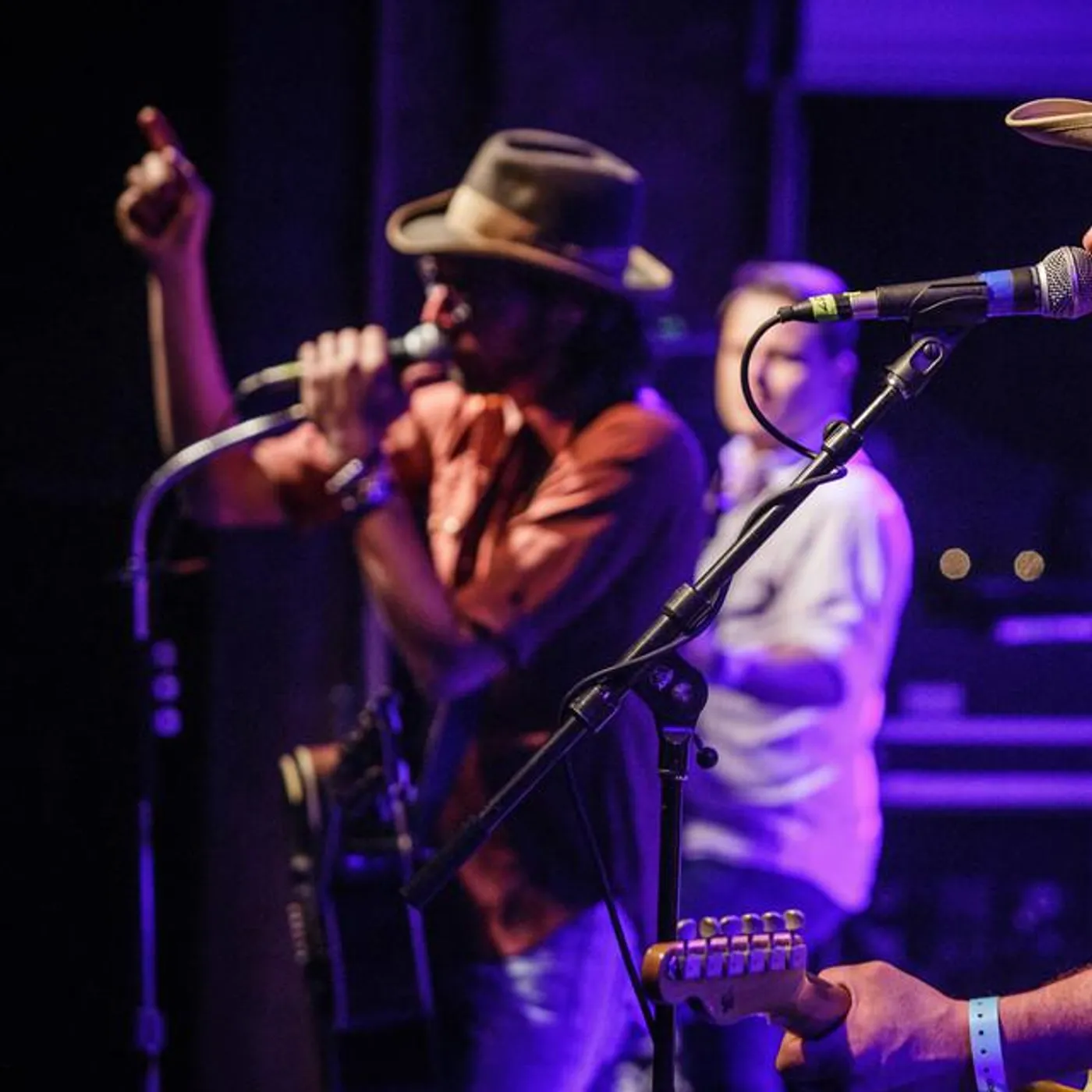 Micky & The Motorcars Brand Page