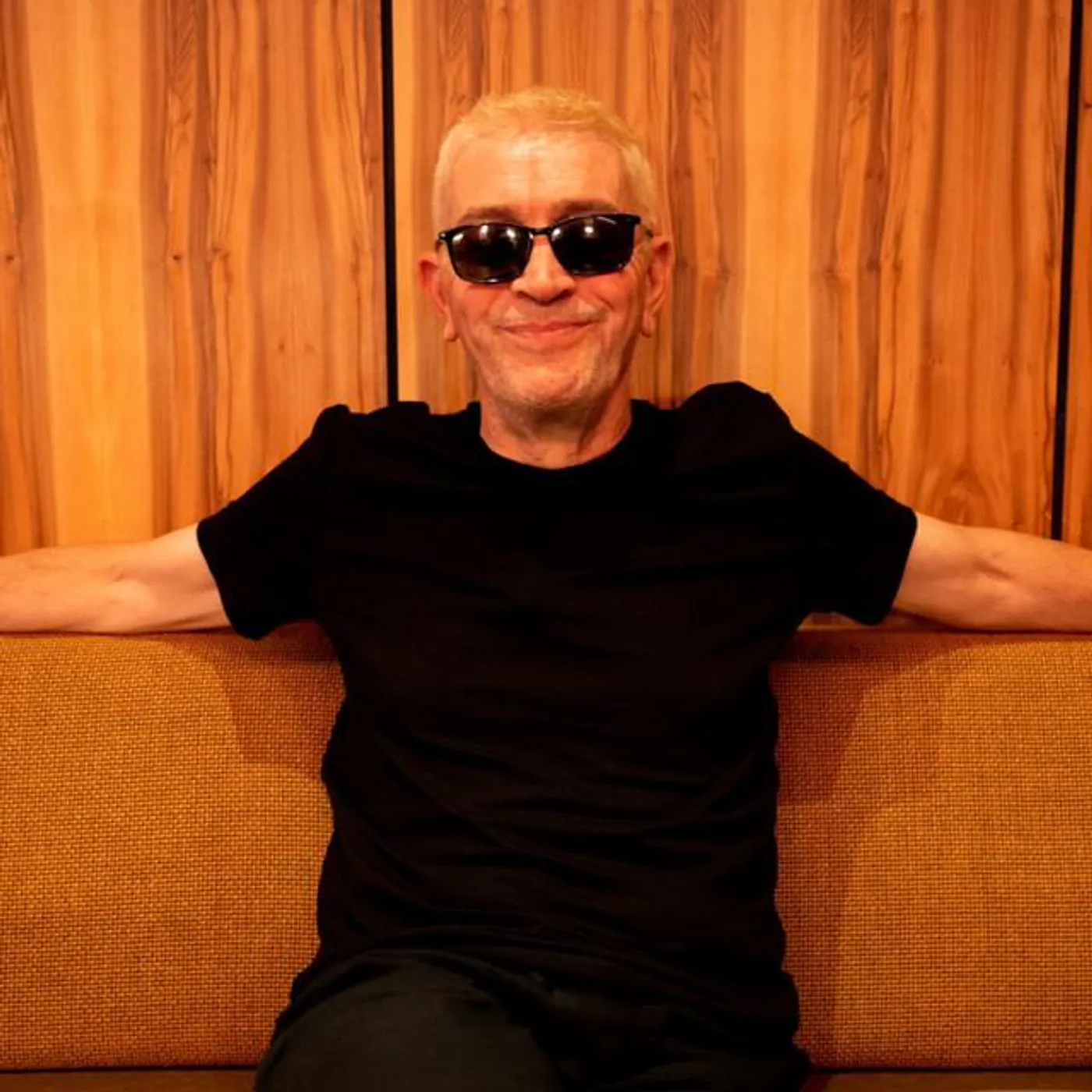 Michael Head & The Red Elastic Band Brand Page