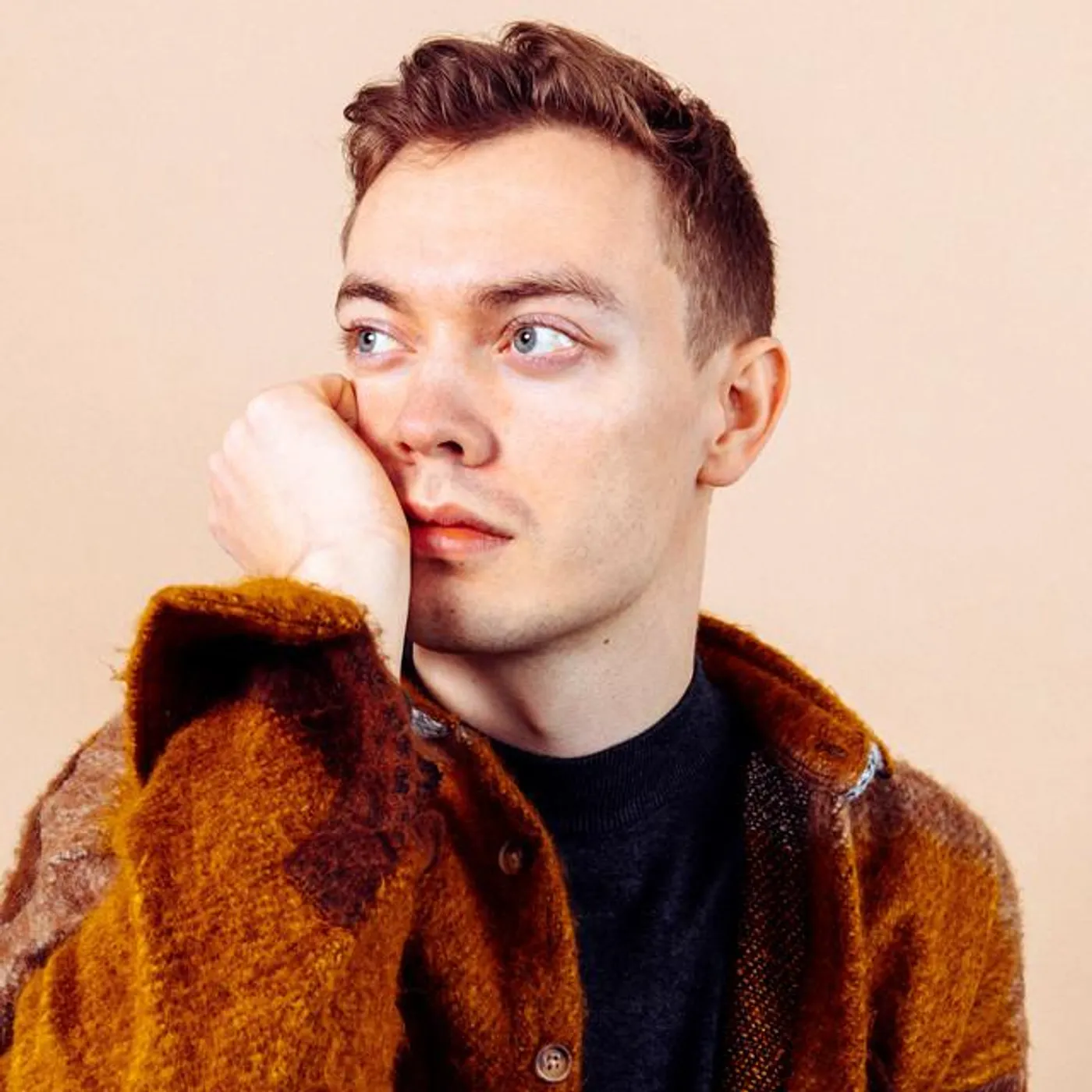 Mikael Máni Brand Page