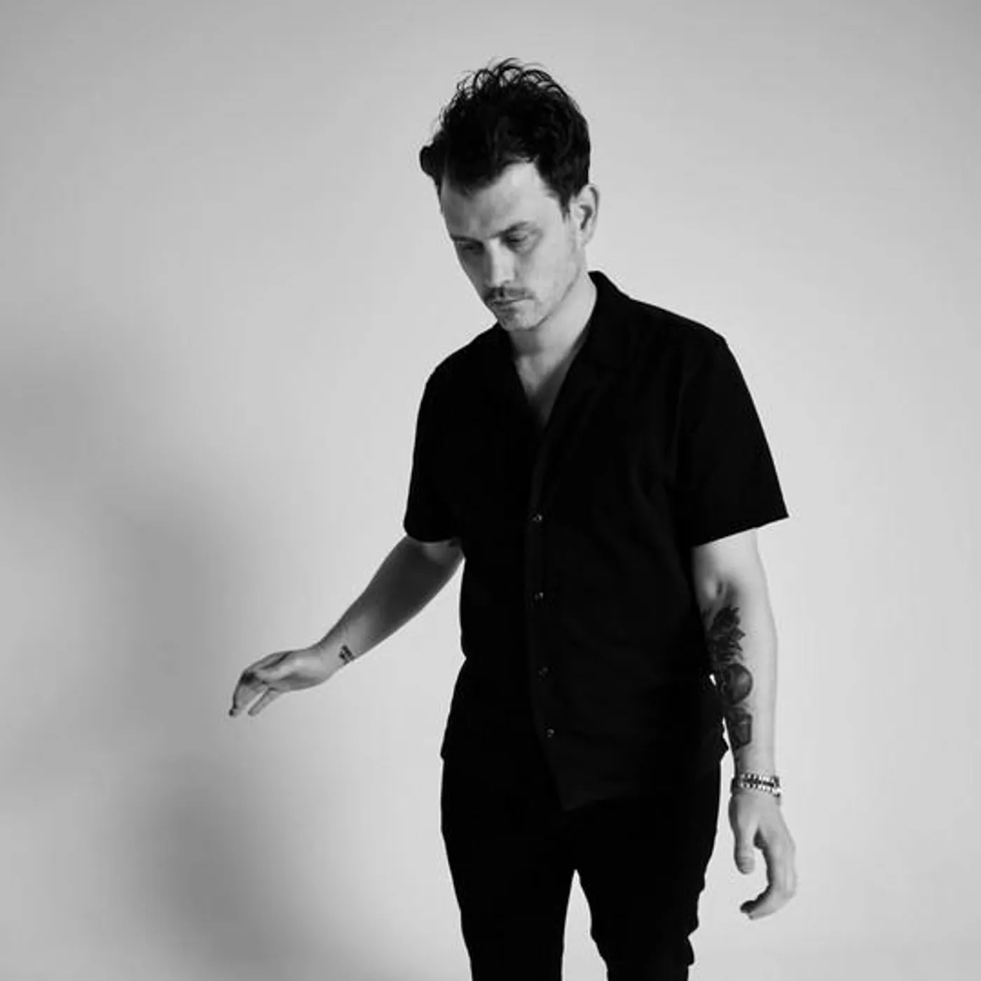 Mike Mains & The Branches Brand Page