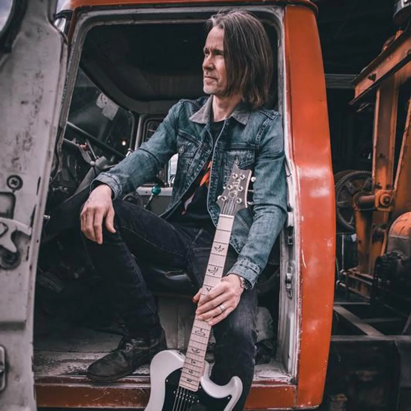 Myles Kennedy Brand Page