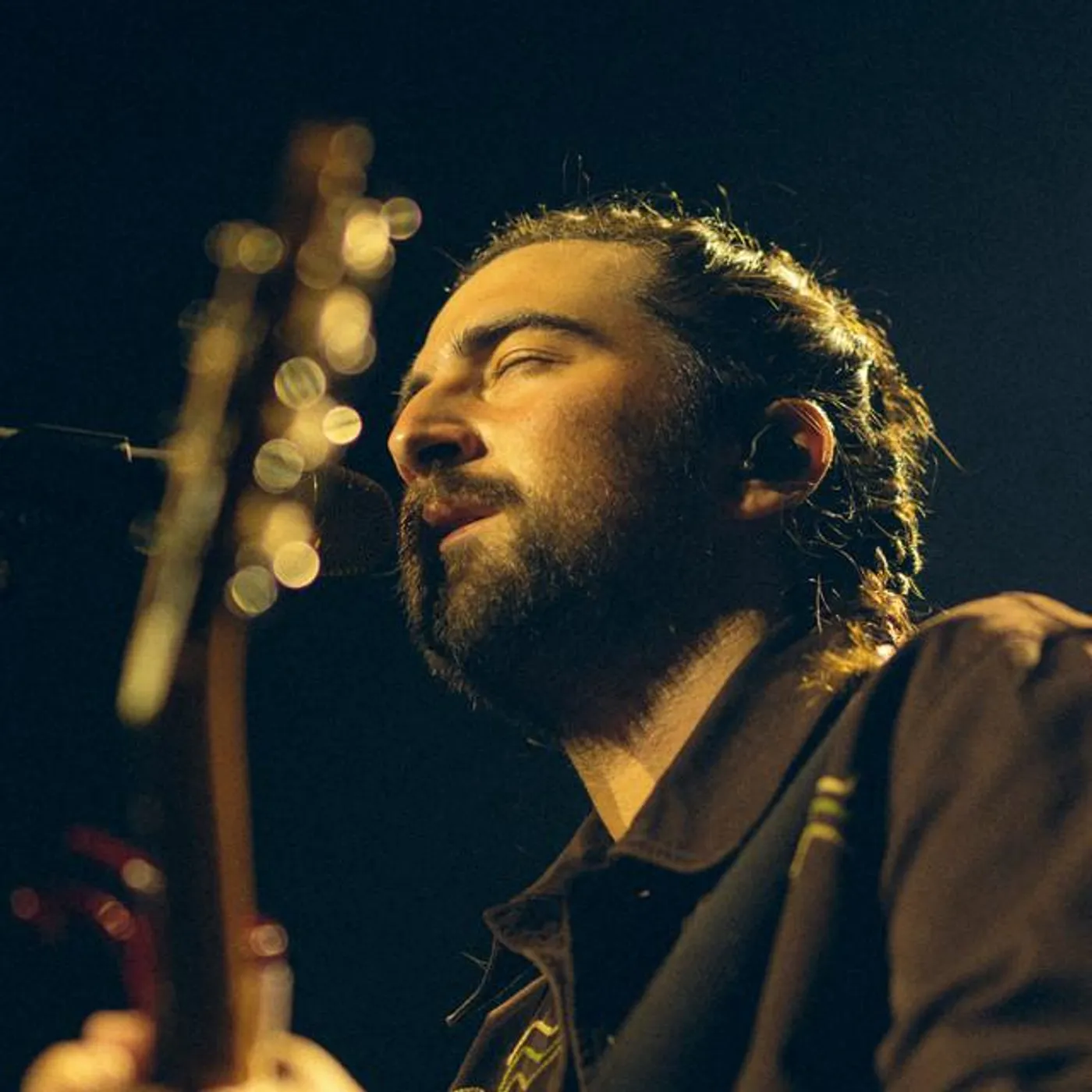 Noah Kahan Brand Page