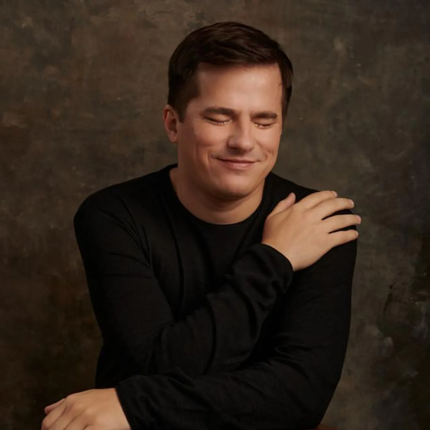 Nahuel Pennisi Brand Page