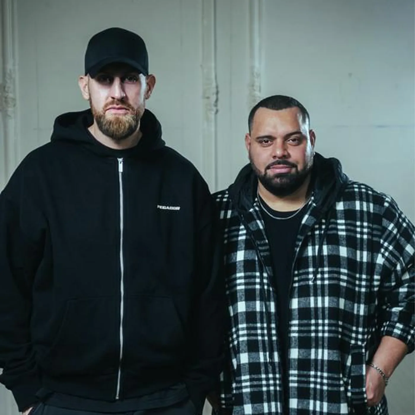 Nie und Nimmer Brand Page