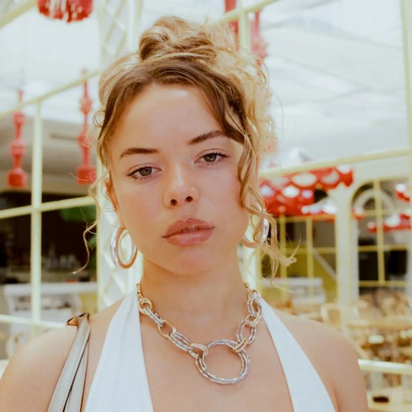 Nilüfer Yanya Brand Page