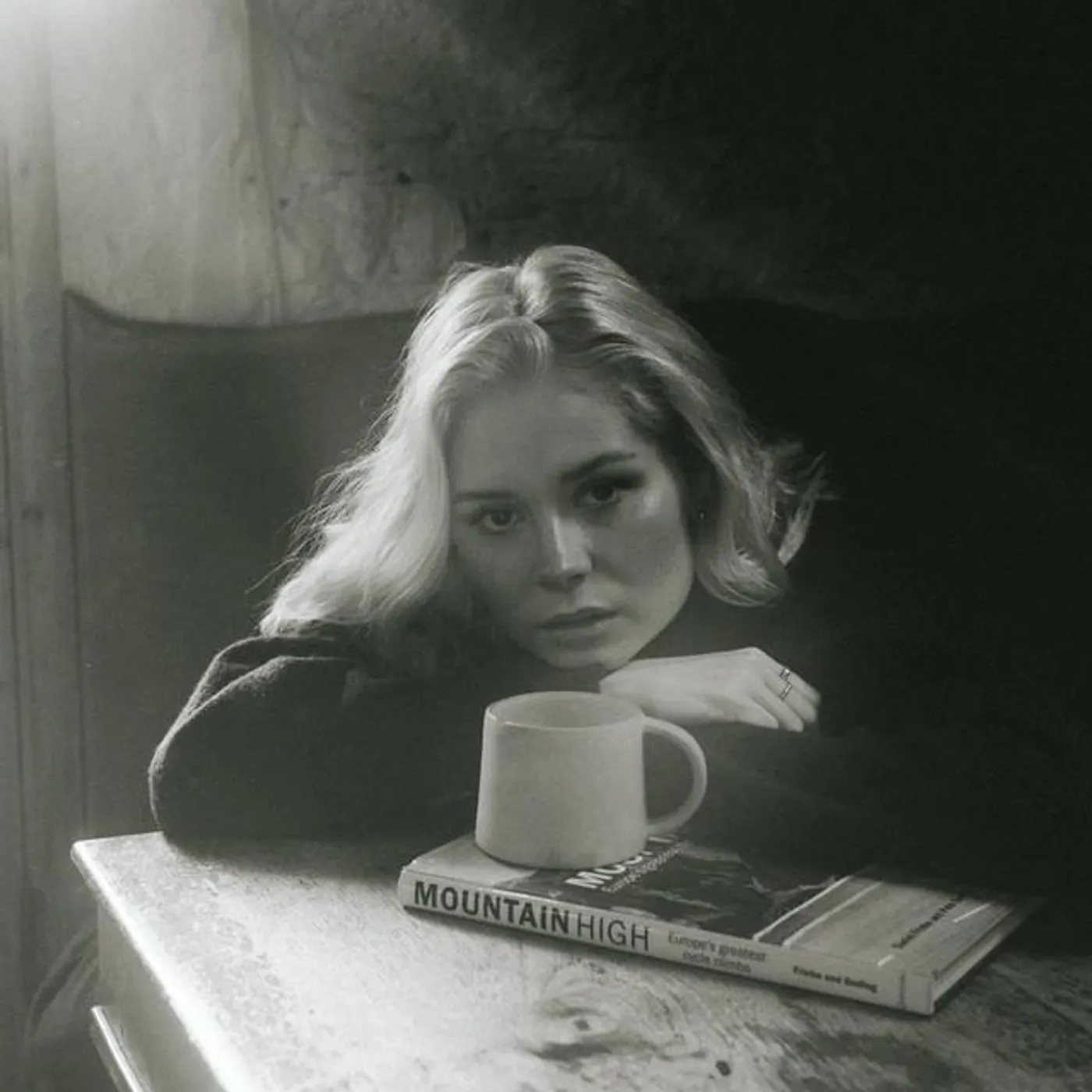 Nina Nesbitt Brand Page