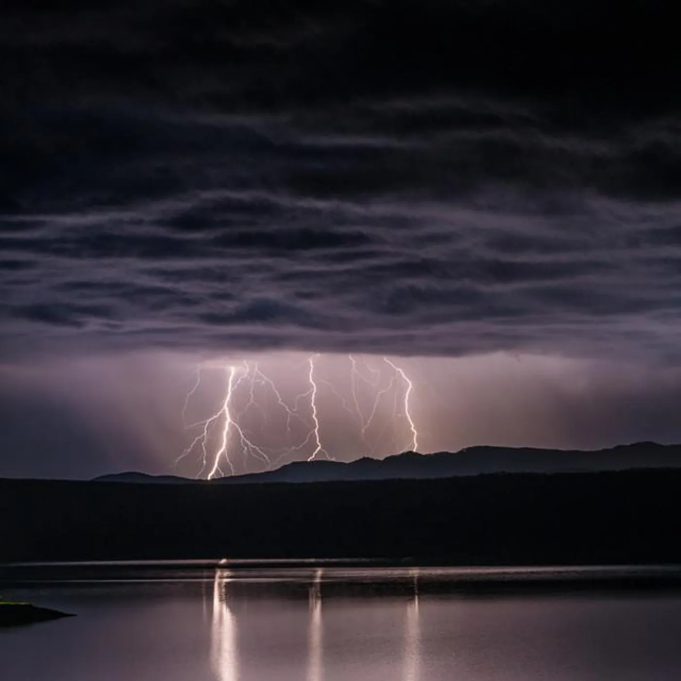 Som de Chuva e Trovões Brand Page