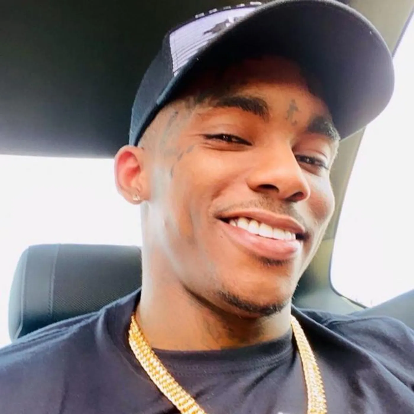 SAVAGE HOOLI Brand Page