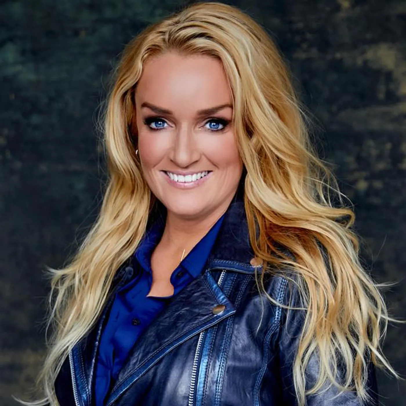 Samantha Steenwijk Brand Page