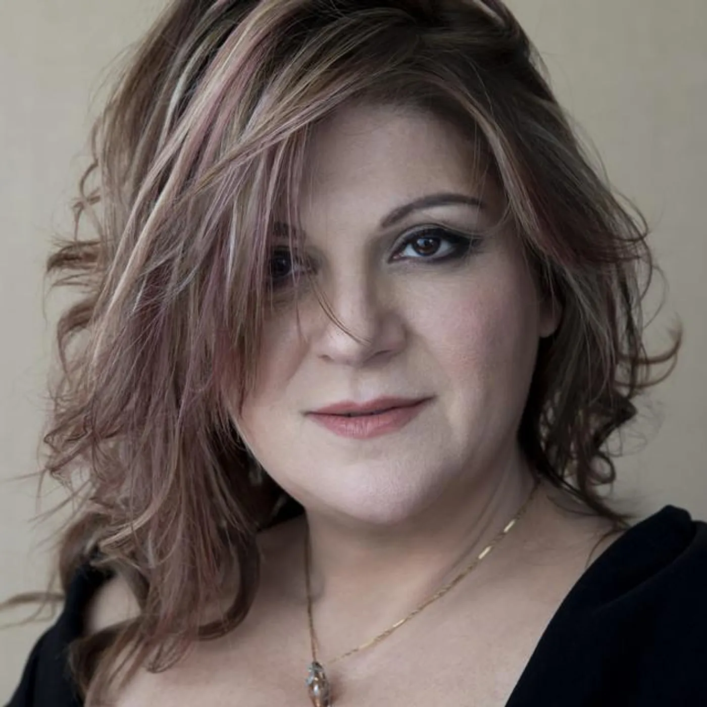 Sandra Luna Brand Page