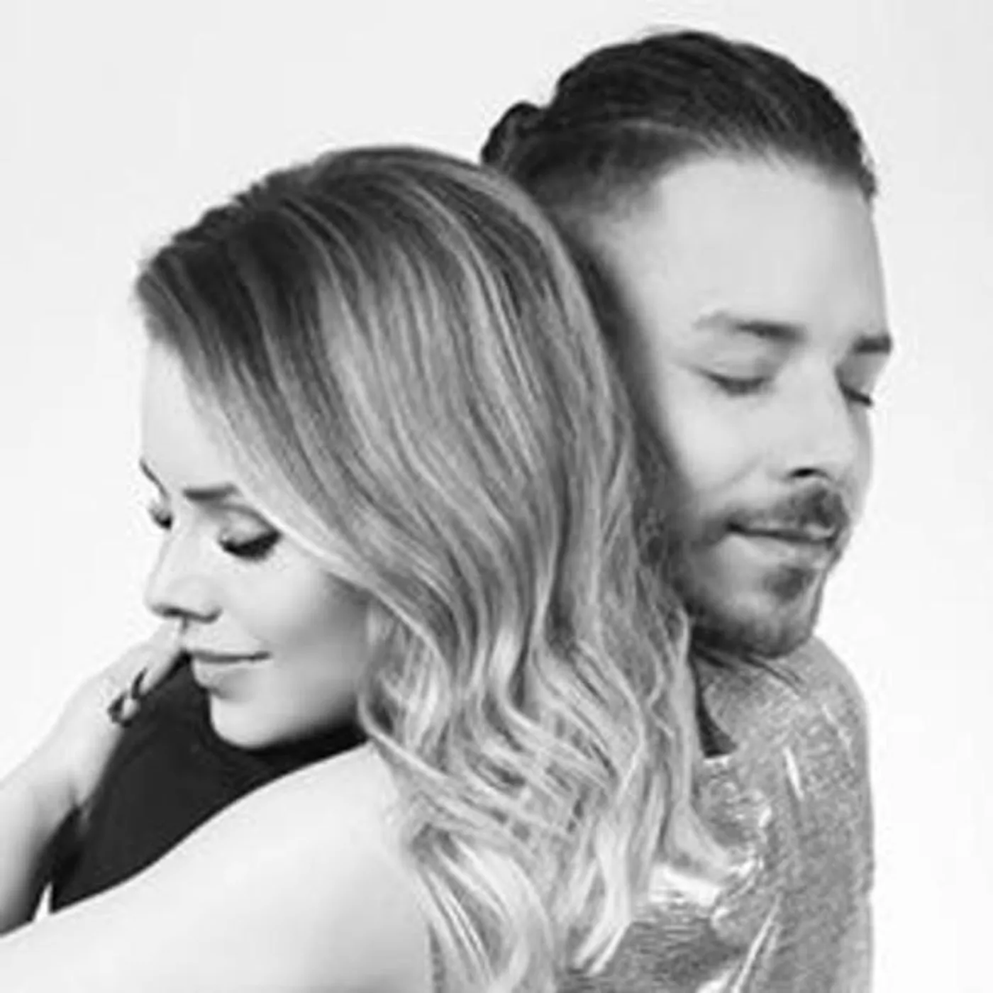 Sandy e Junior Brand Page