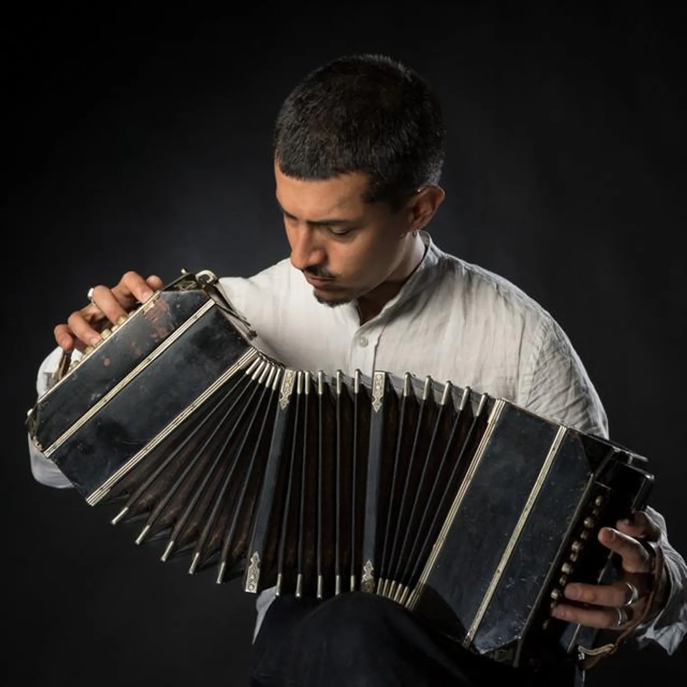 Santiago Arias Brand Page