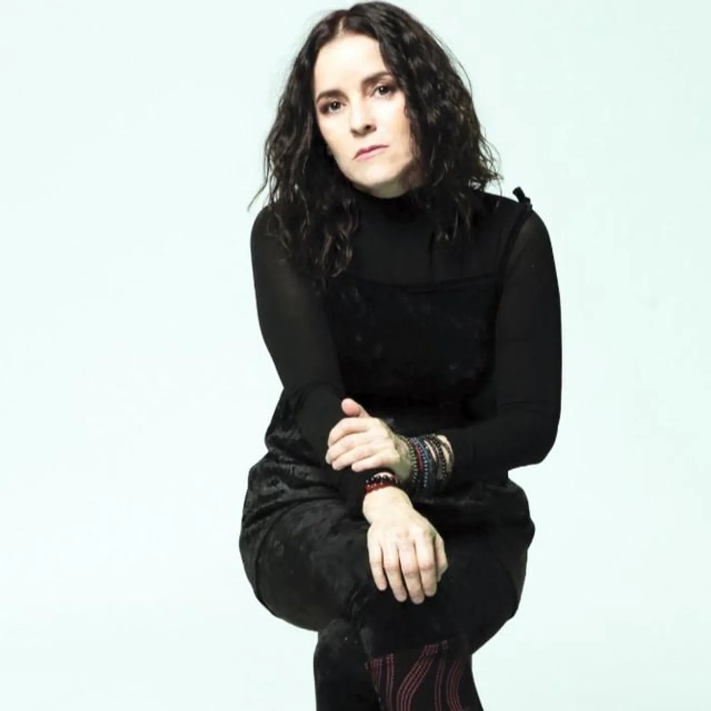 Sara Valenzuela Brand Page