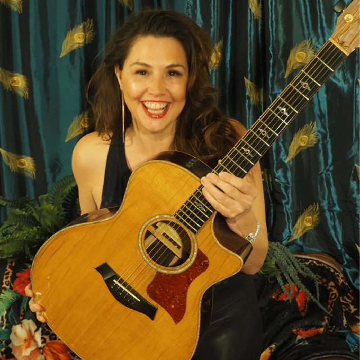 Sara Petite Brand Page