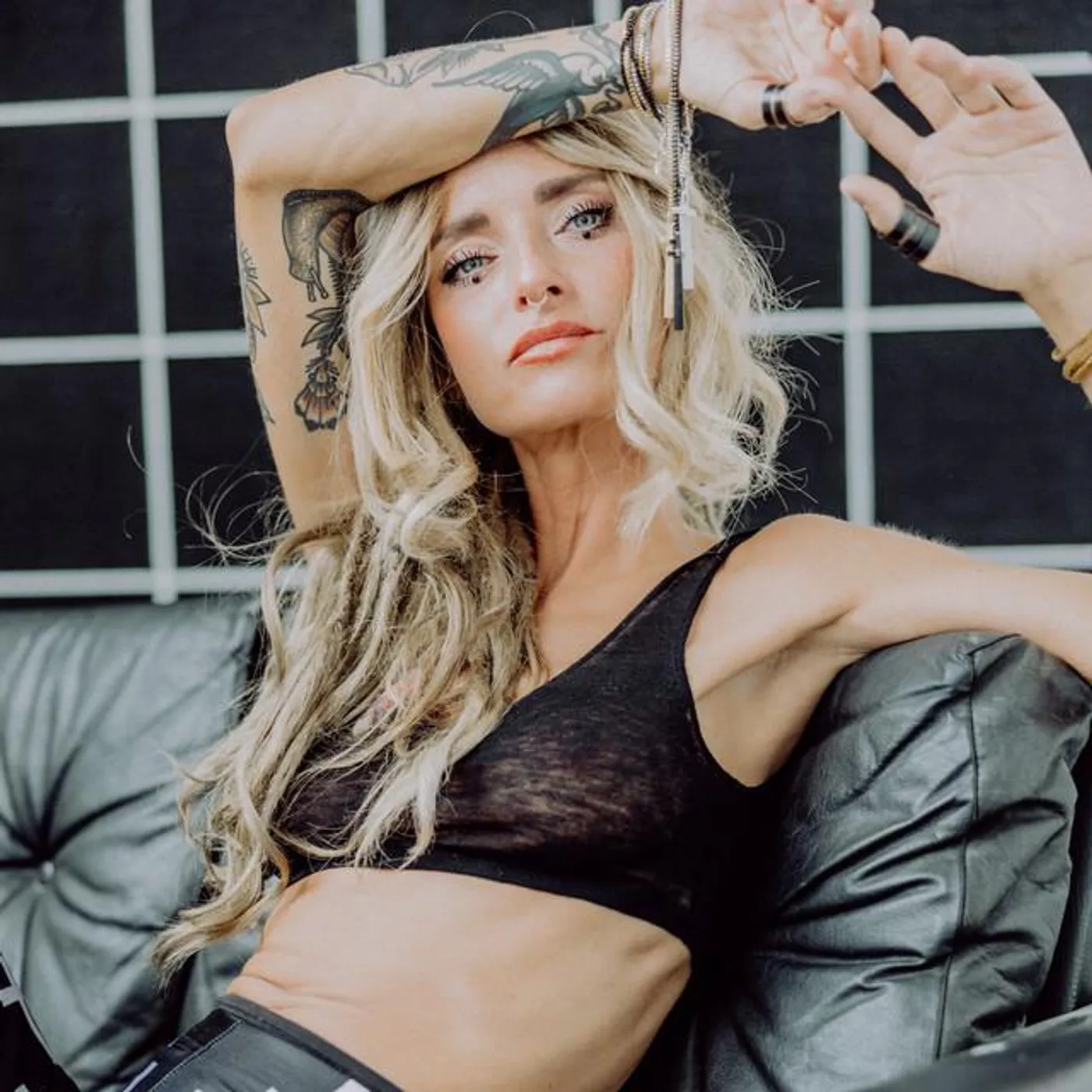 Sarah Lesch Brand Page