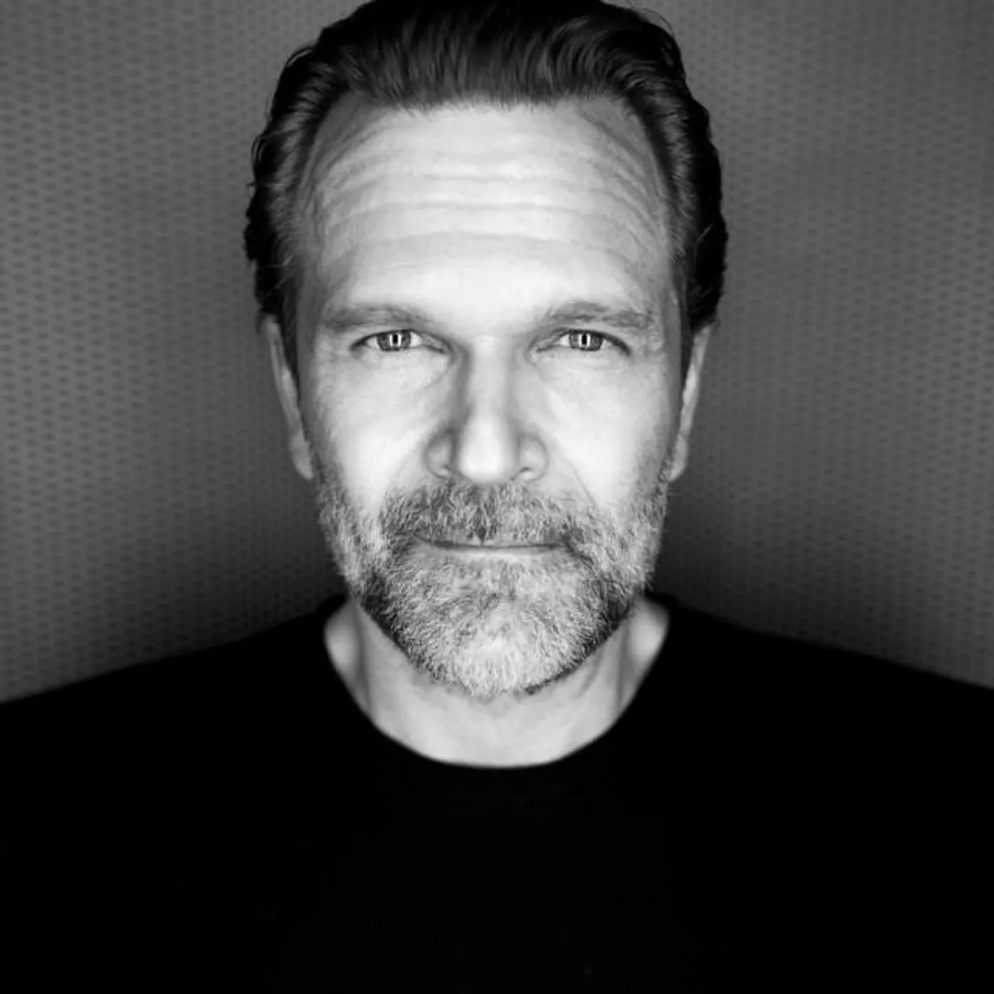 Sebastian Knauer Brand Page