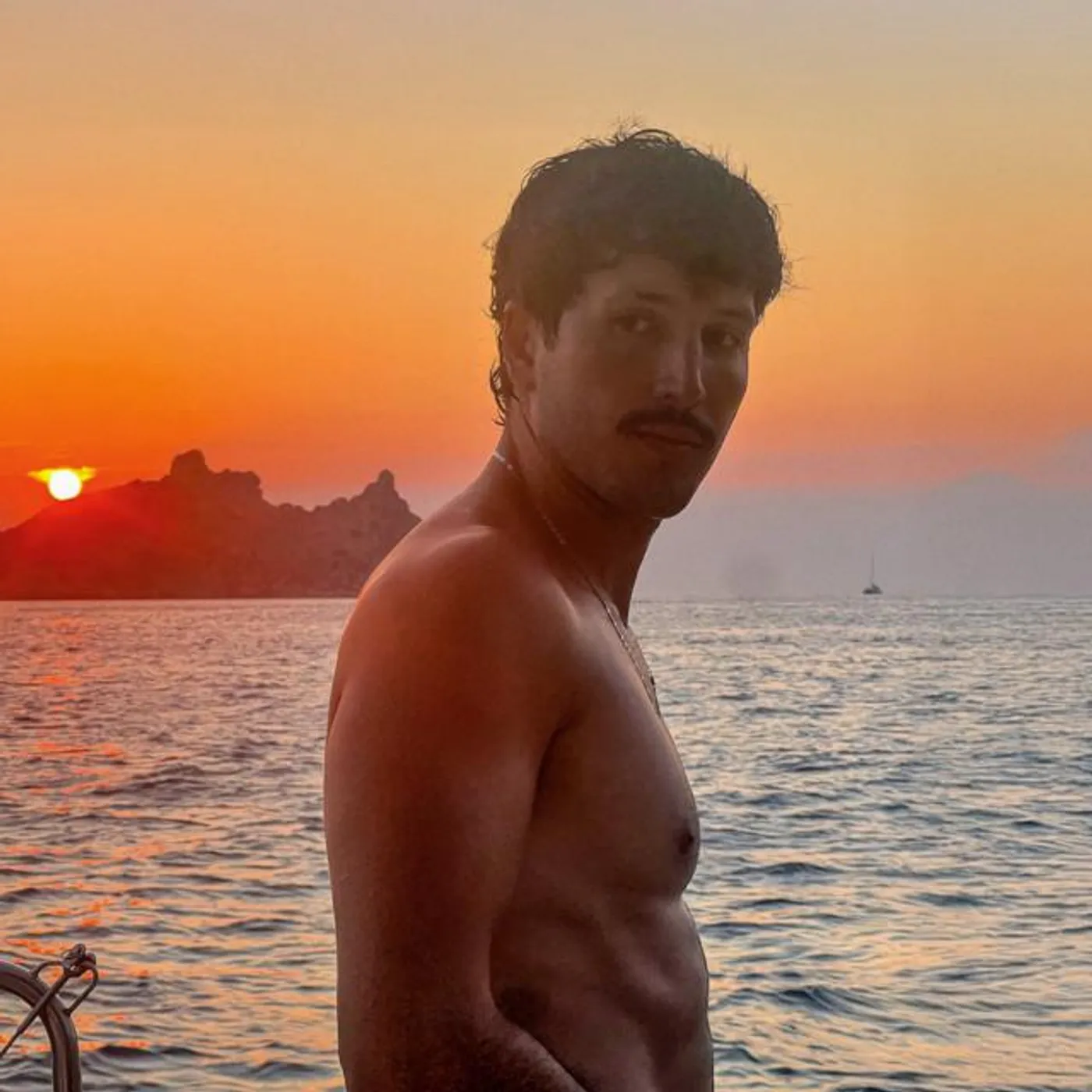 Sebastian Yatra Brand Page