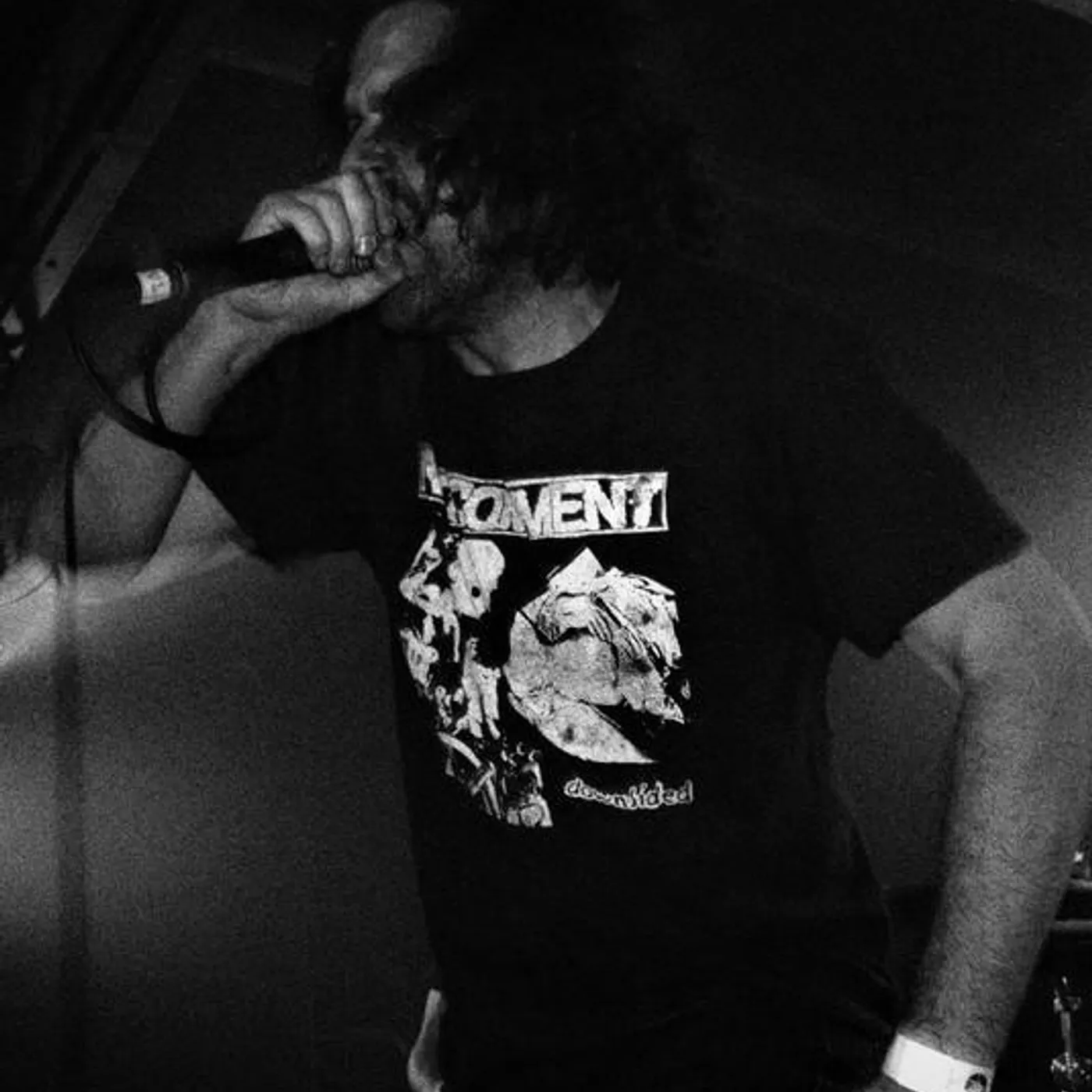 SHACKLΣS Brand Page