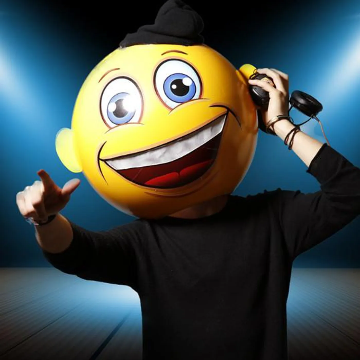 Simon Smiles Brand Page