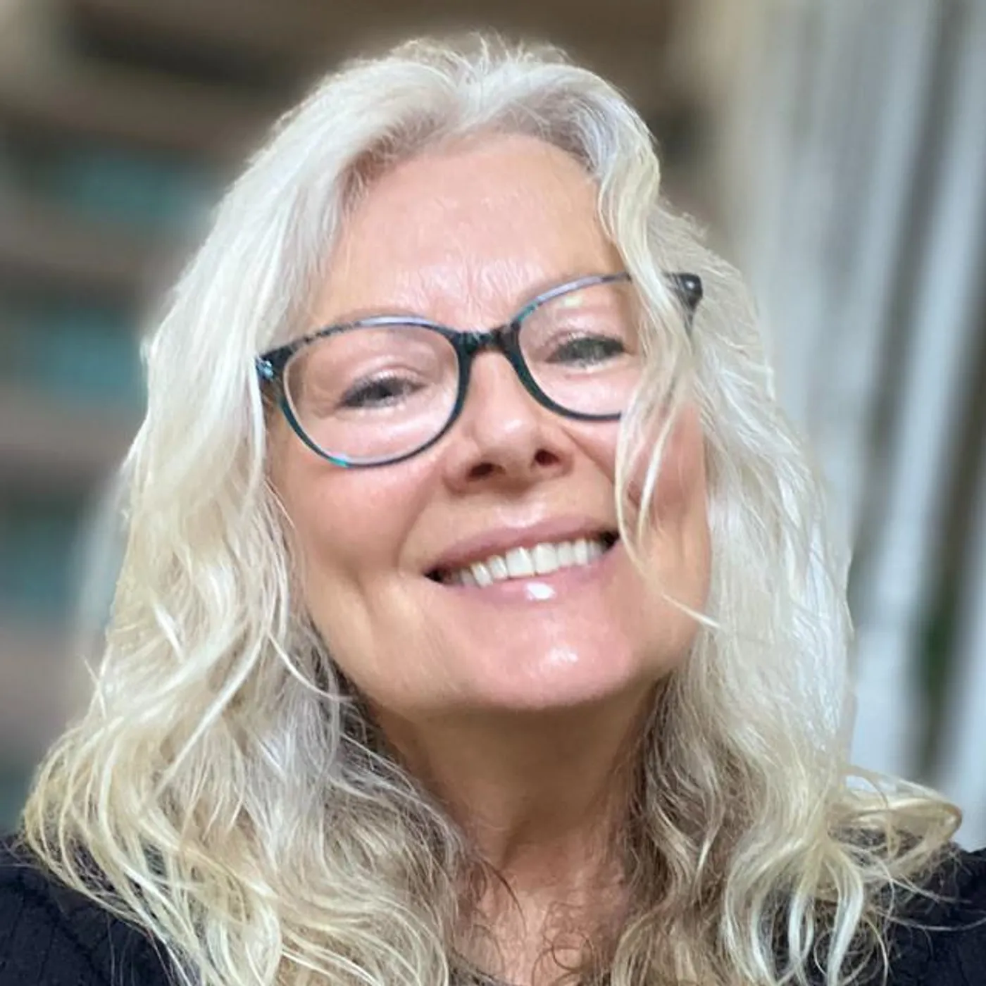 Simonette Vaja Brand Page